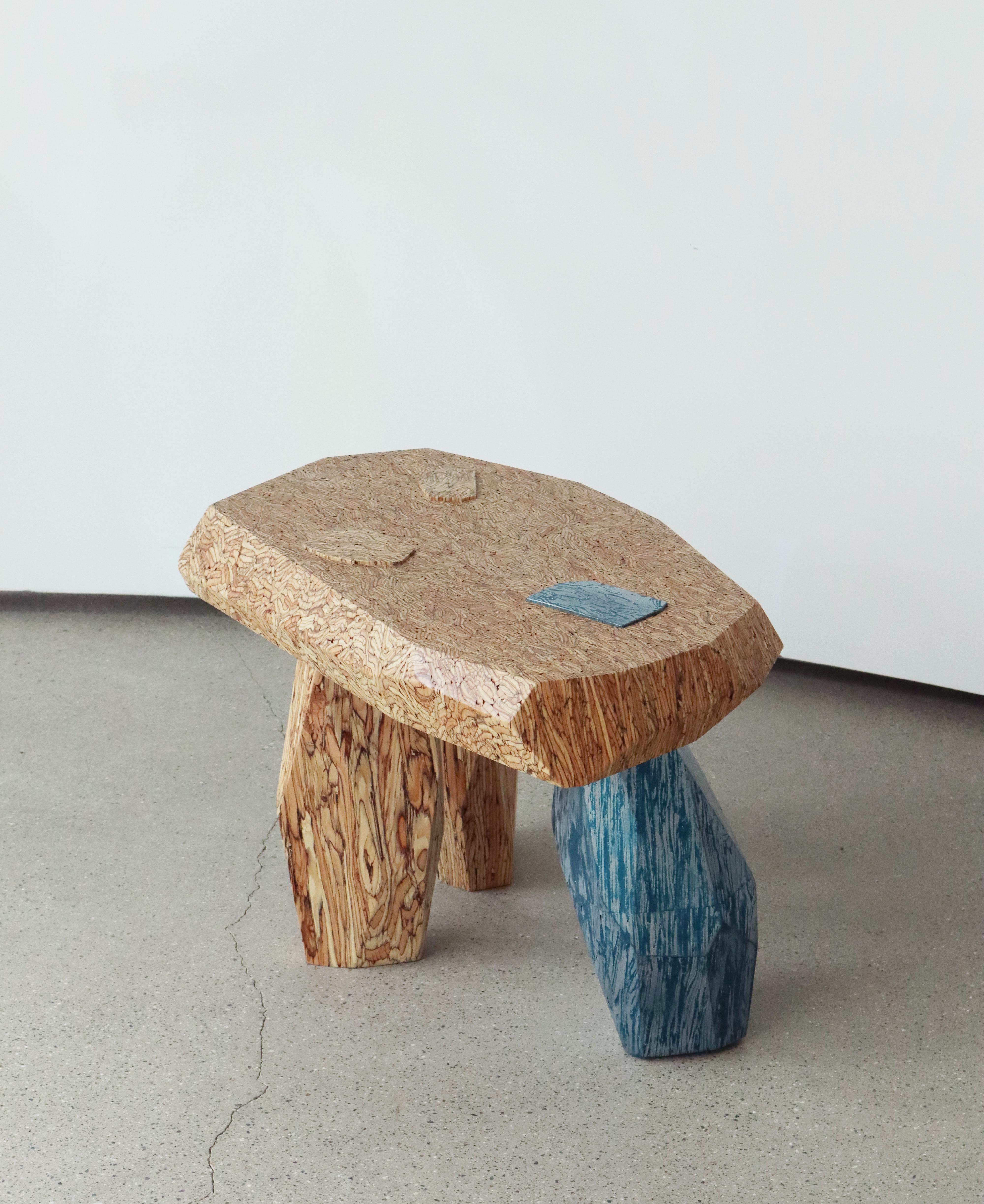 Designer Jongwon Lee happened to stumble upon a new material that sparked his interest. PSL (Parallel Strand Lumber) is made of dried and graded wood veneers, strands or flakes that are layered and bonded together with a moisture-resistant adhesive