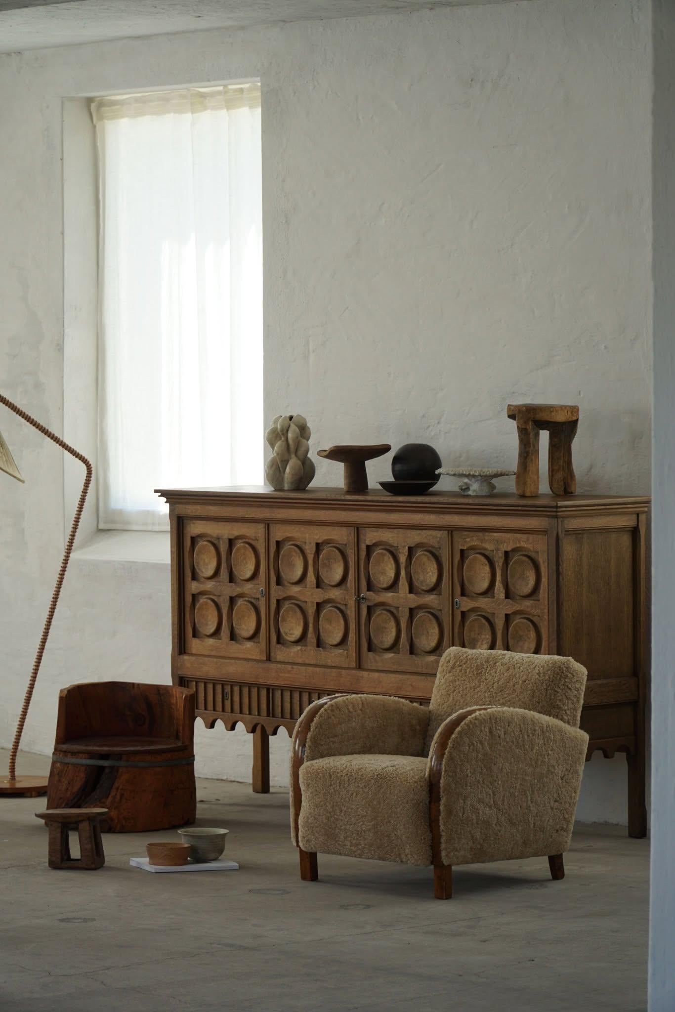 Sedia primitiva in legno di pino, intagliata a mano, moderna svedese, Wabi Sabi, anni '1900 in vendita 9
