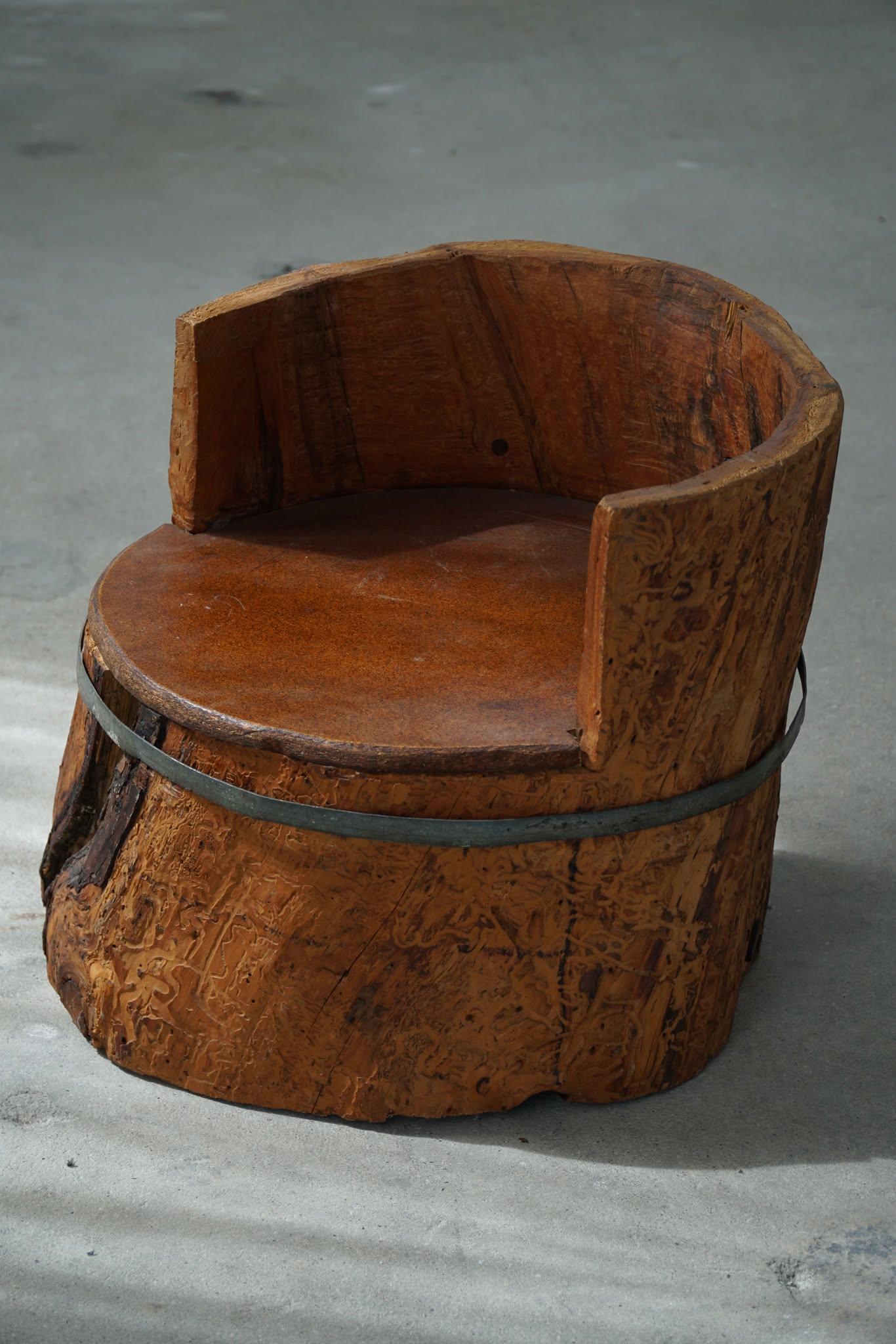 Sedia primitiva in legno di pino, intagliata a mano, moderna svedese, Wabi Sabi, anni '1900 in vendita 12