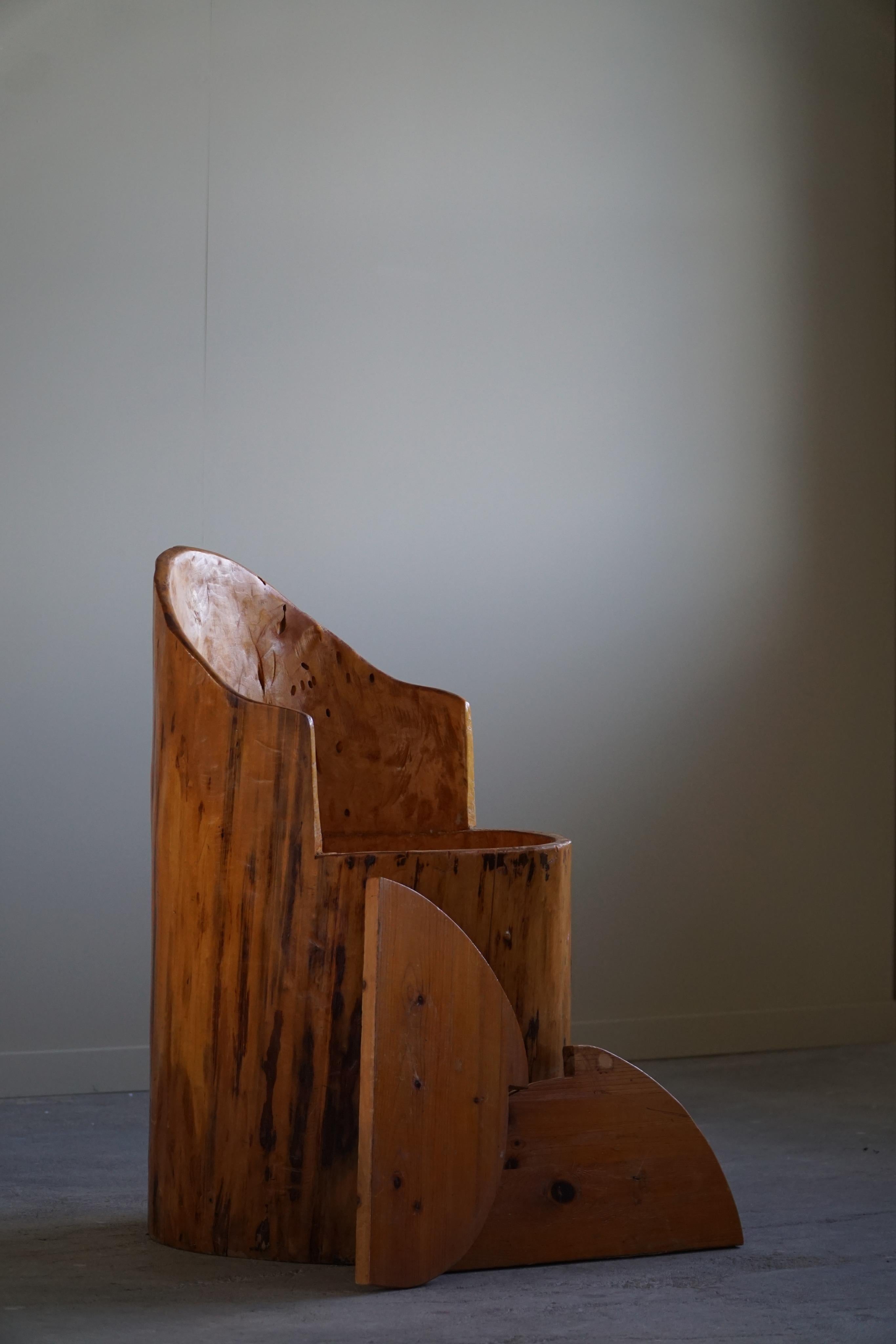 20ième siècle Chaise primitive Stump en pin, sculptée à la main, style moderne suédois, Wabi Sabi, années 1960 en vente