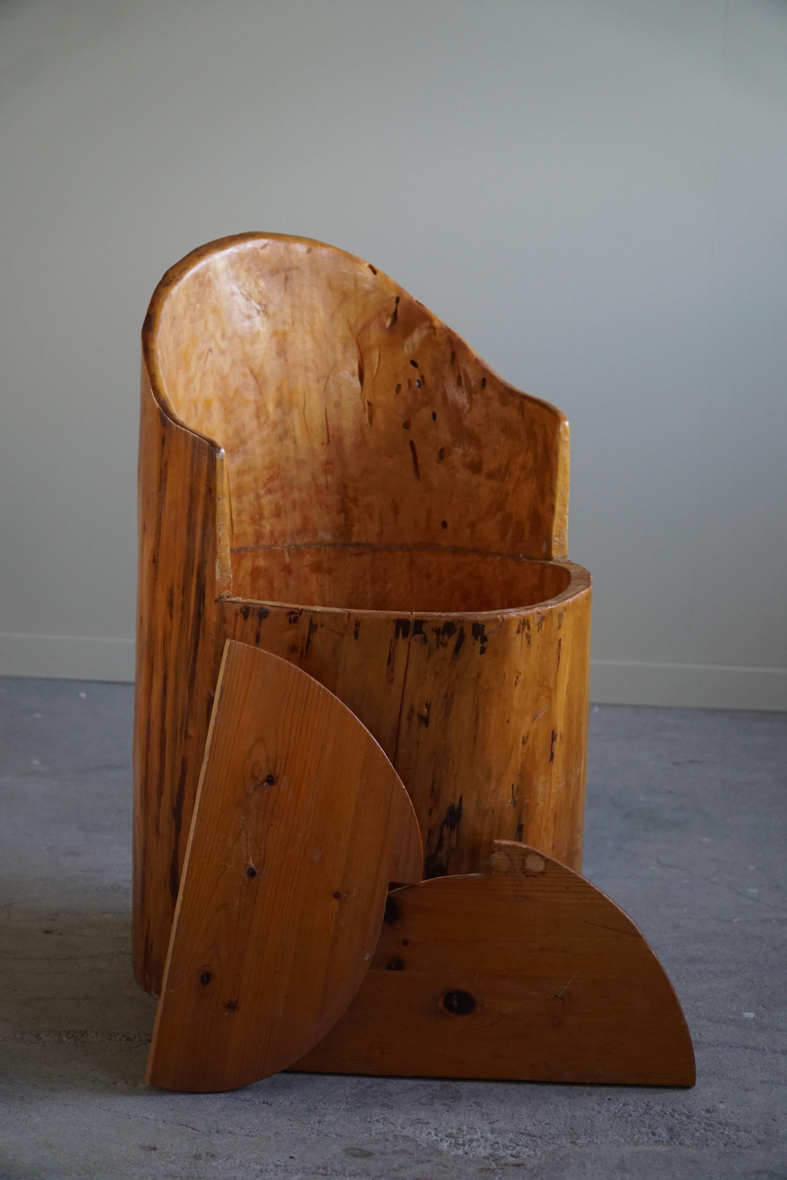 Pin Chaise primitive Stump en pin, sculptée à la main, style moderne suédois, Wabi Sabi, années 1960 en vente
