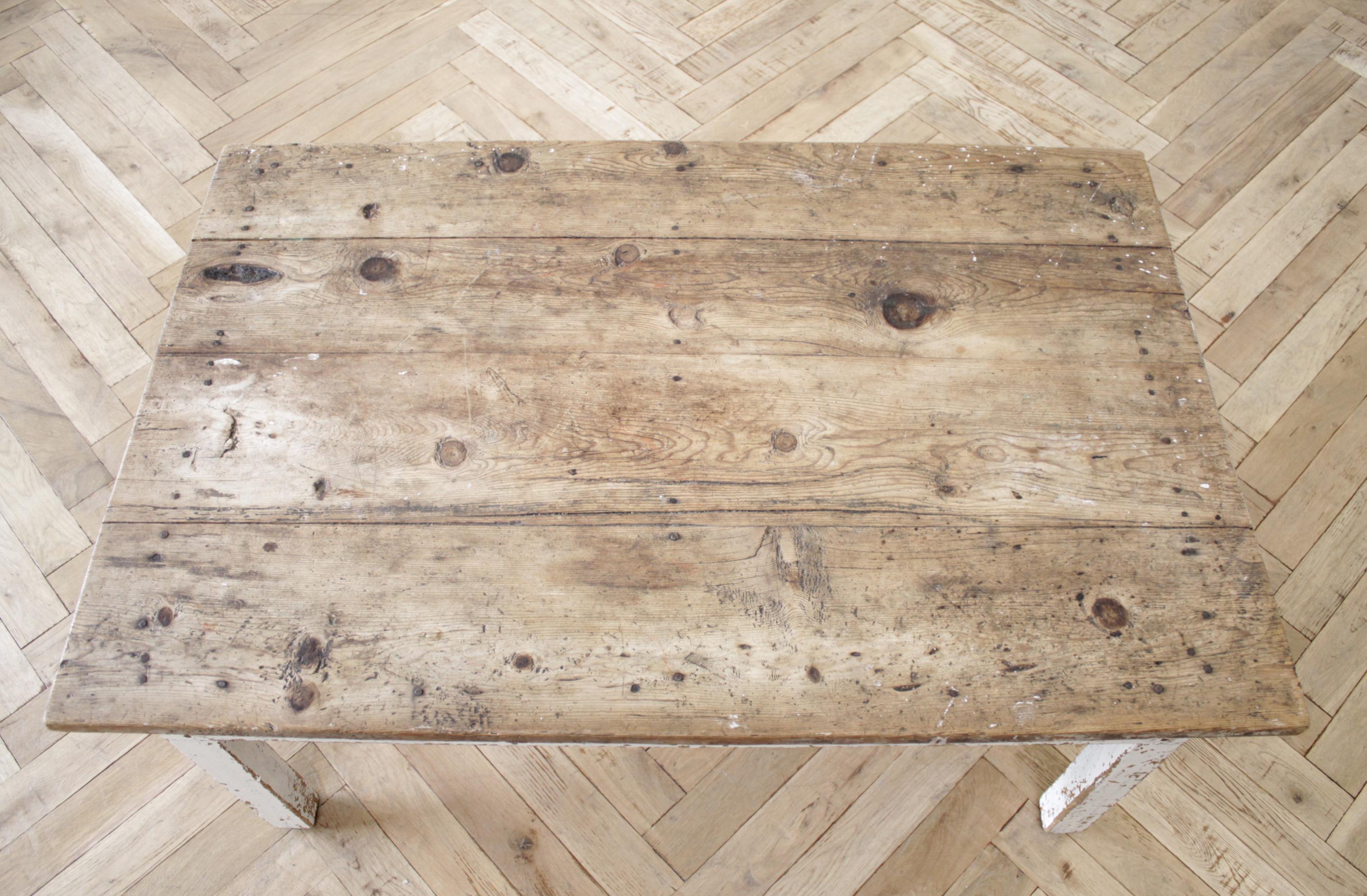 Rustic Primitive Style Farmhouse Coffee Table with Natural Wood Top
