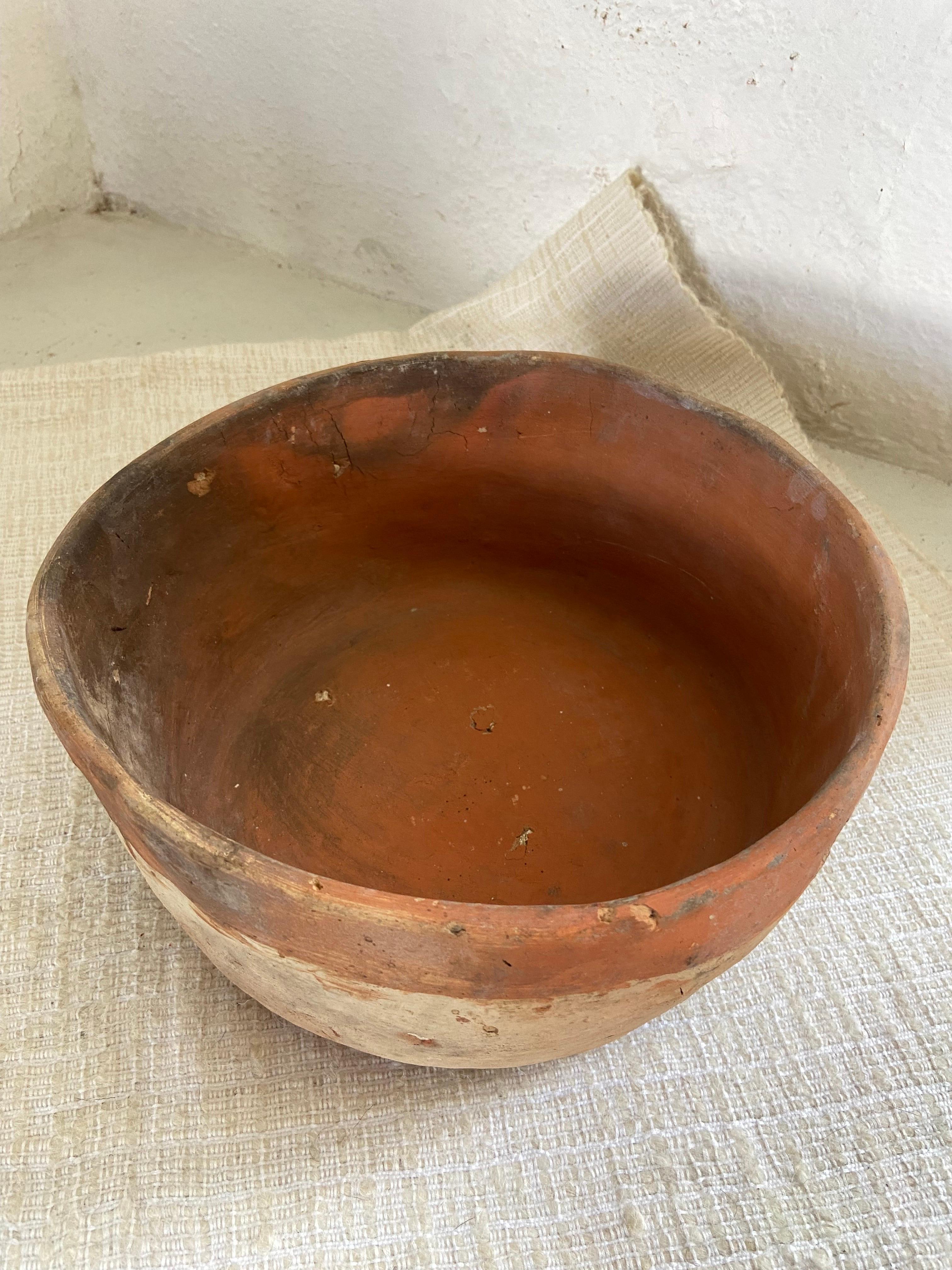 Mexican Primitive Styled Bowl from Mexico, circa 1970s For Sale