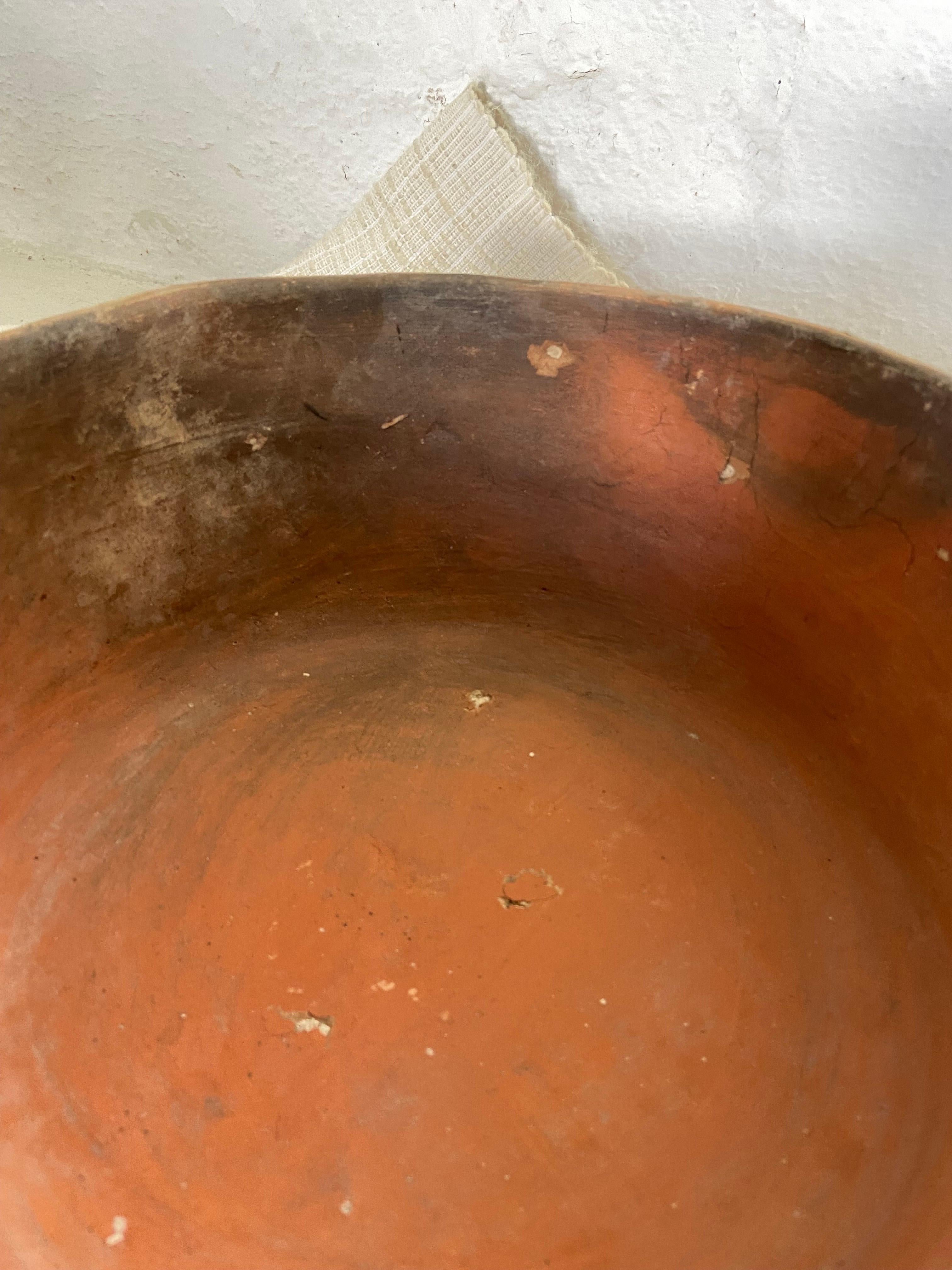 Primitive Styled Bowl from Mexico, circa 1970s In Distressed Condition For Sale In San Miguel de Allende, Guanajuato