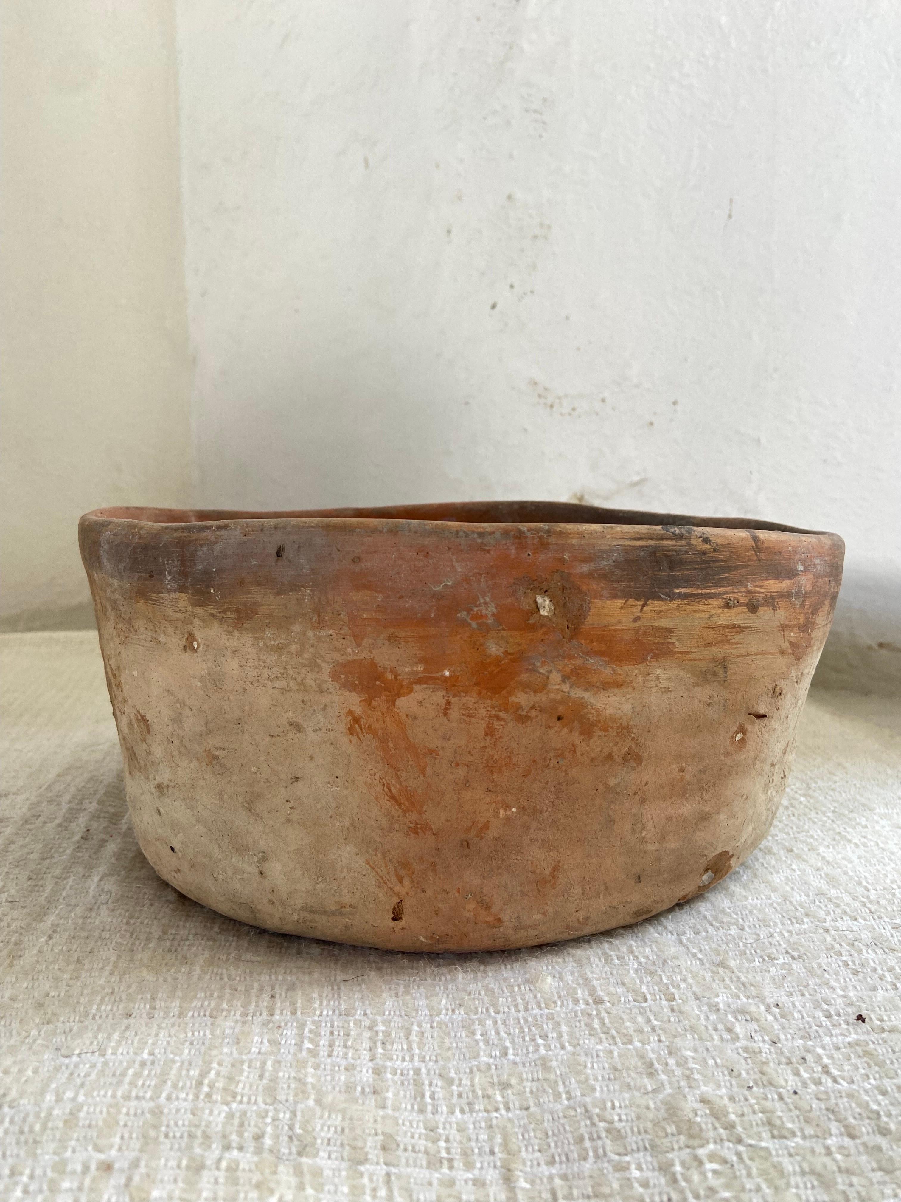 20th Century Primitive Styled Bowl from Mexico, circa 1970s For Sale