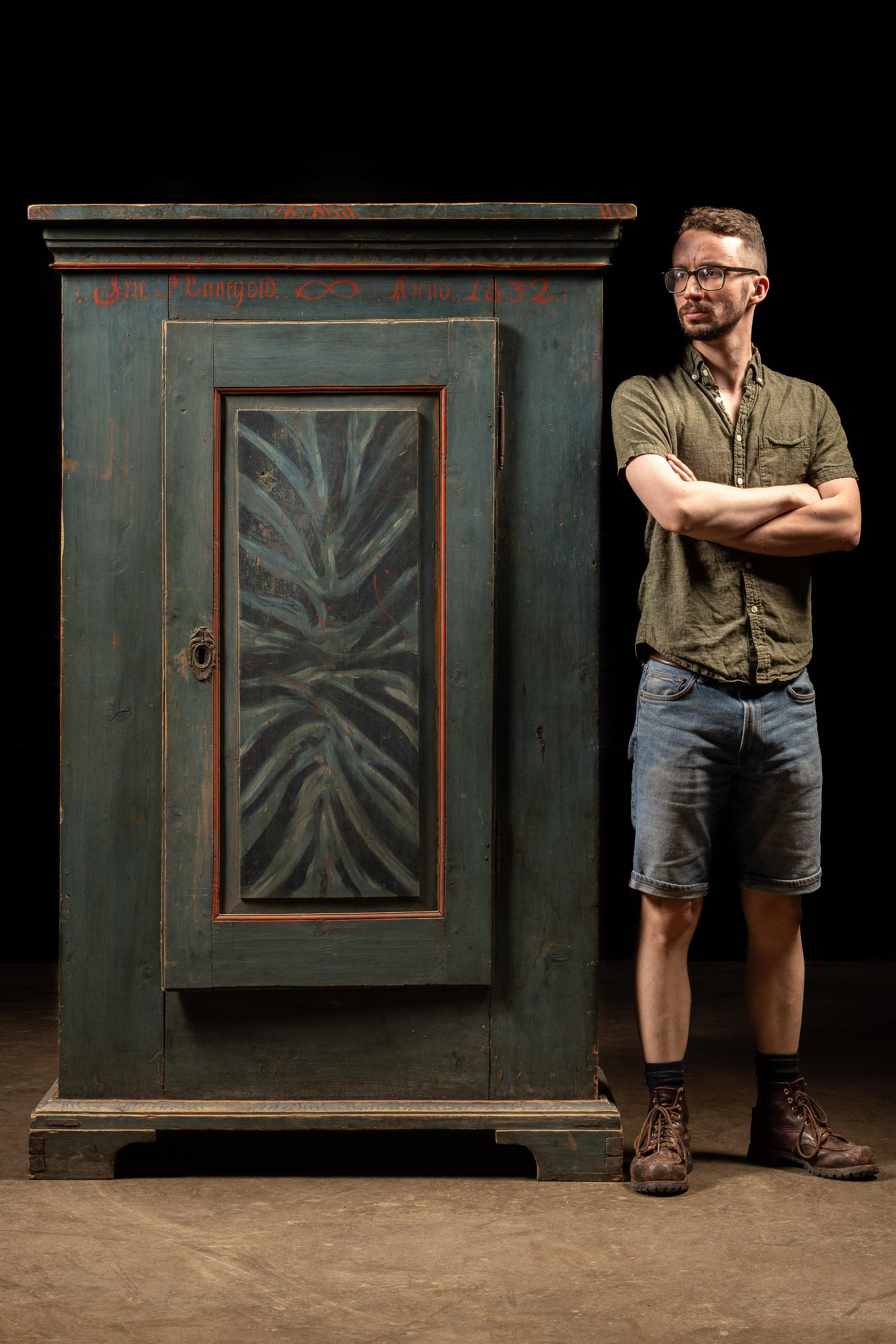 Rustic Swedish Cabinet in Blue For Sale 4