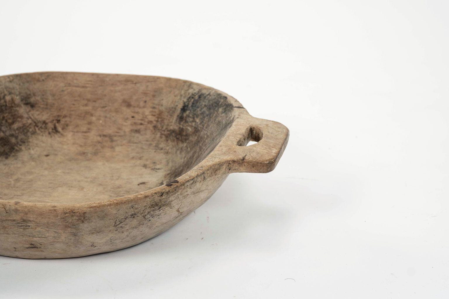 Primitive Swedish Lapland Bowl with Handles. In Fair Condition For Sale In Houston, TX