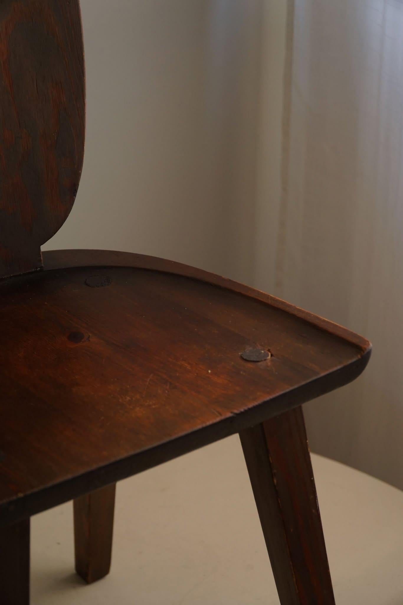 20ième siècle Chaise rustique en pin suédois, style Carl Malmsten, début du 20e siècle en vente