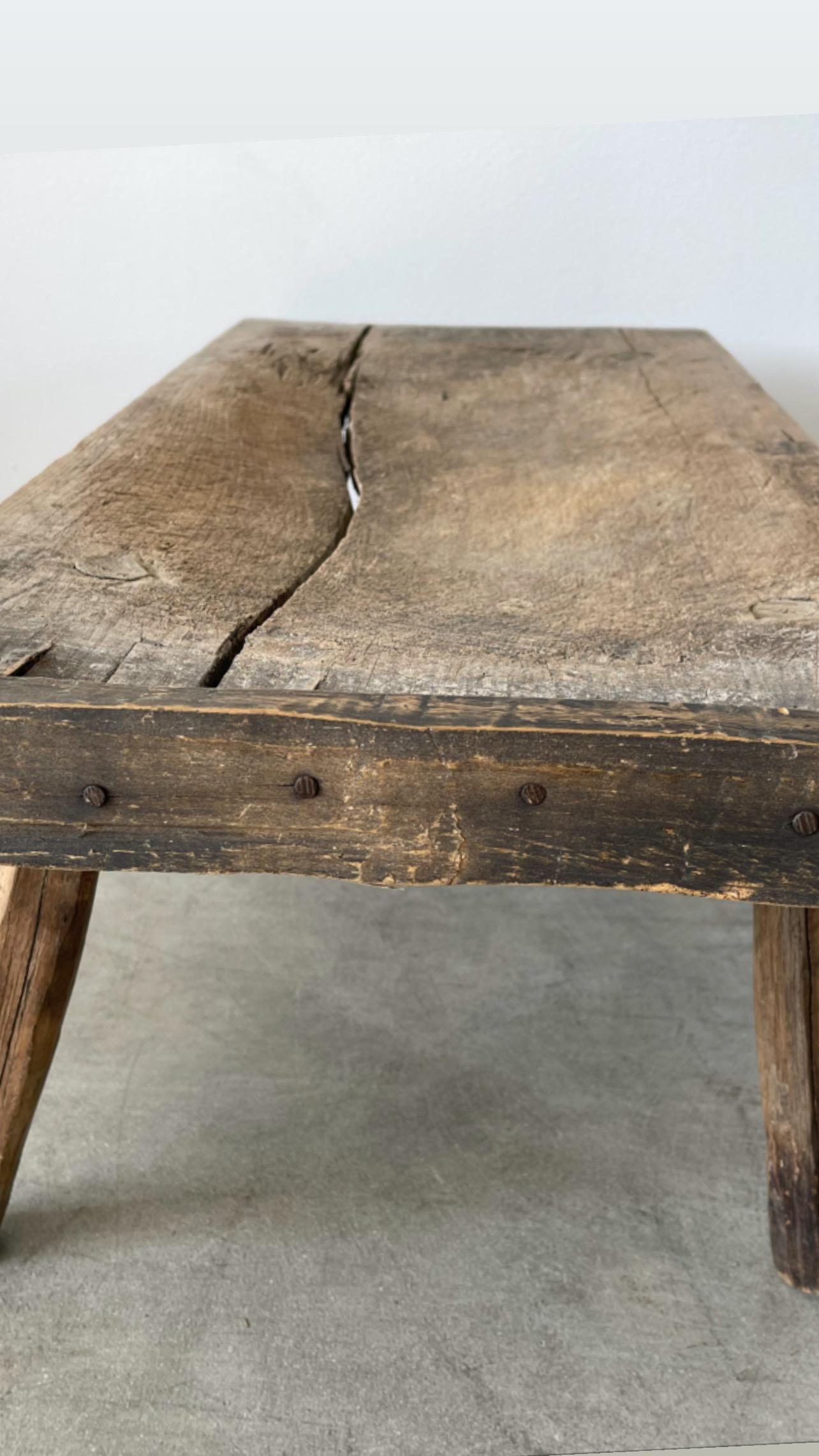 Primitive Table In Good Condition For Sale In Beverly Hills, CA
