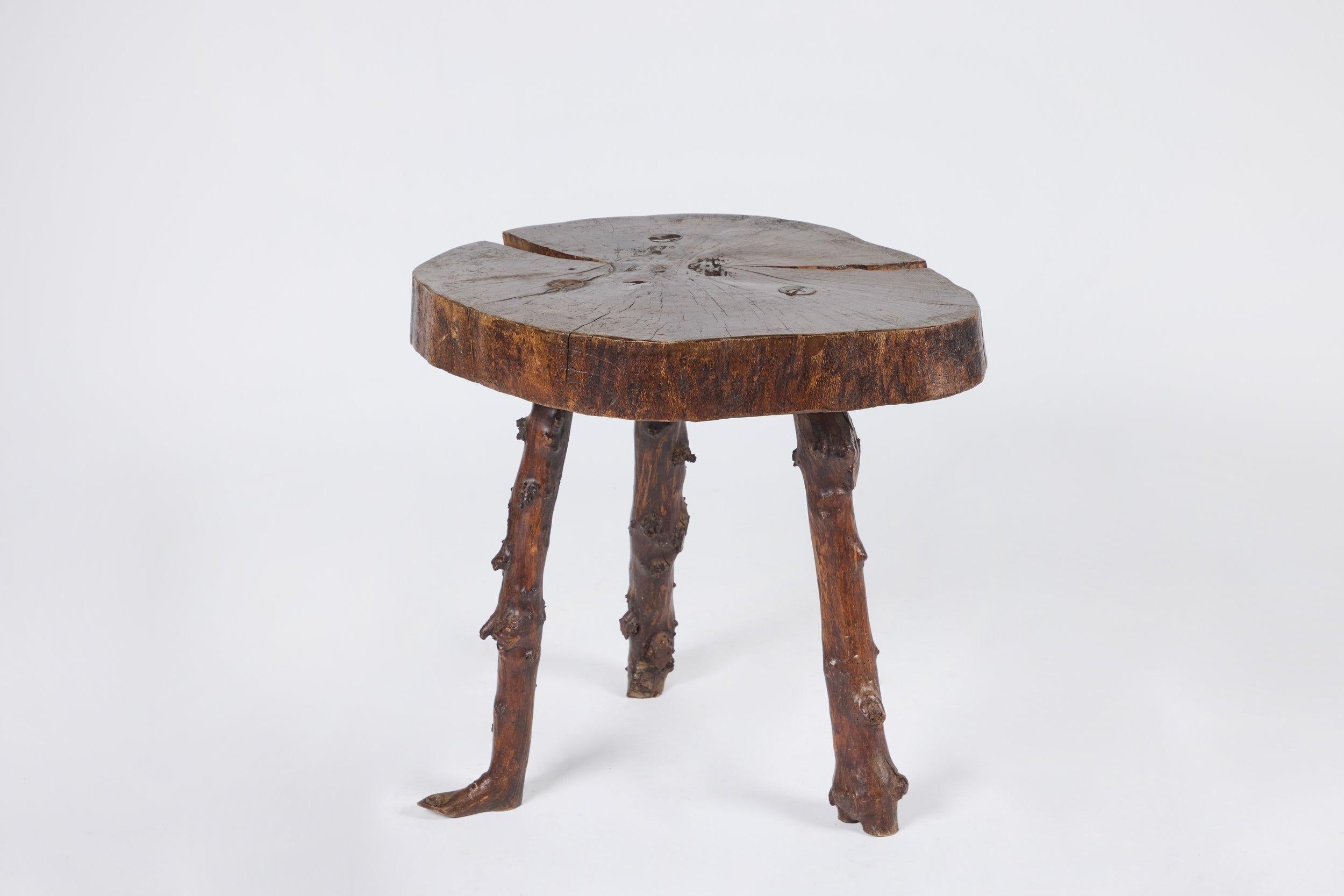 Fin du XVIIIe siècle Ensemble table et tabouret primitif en vente
