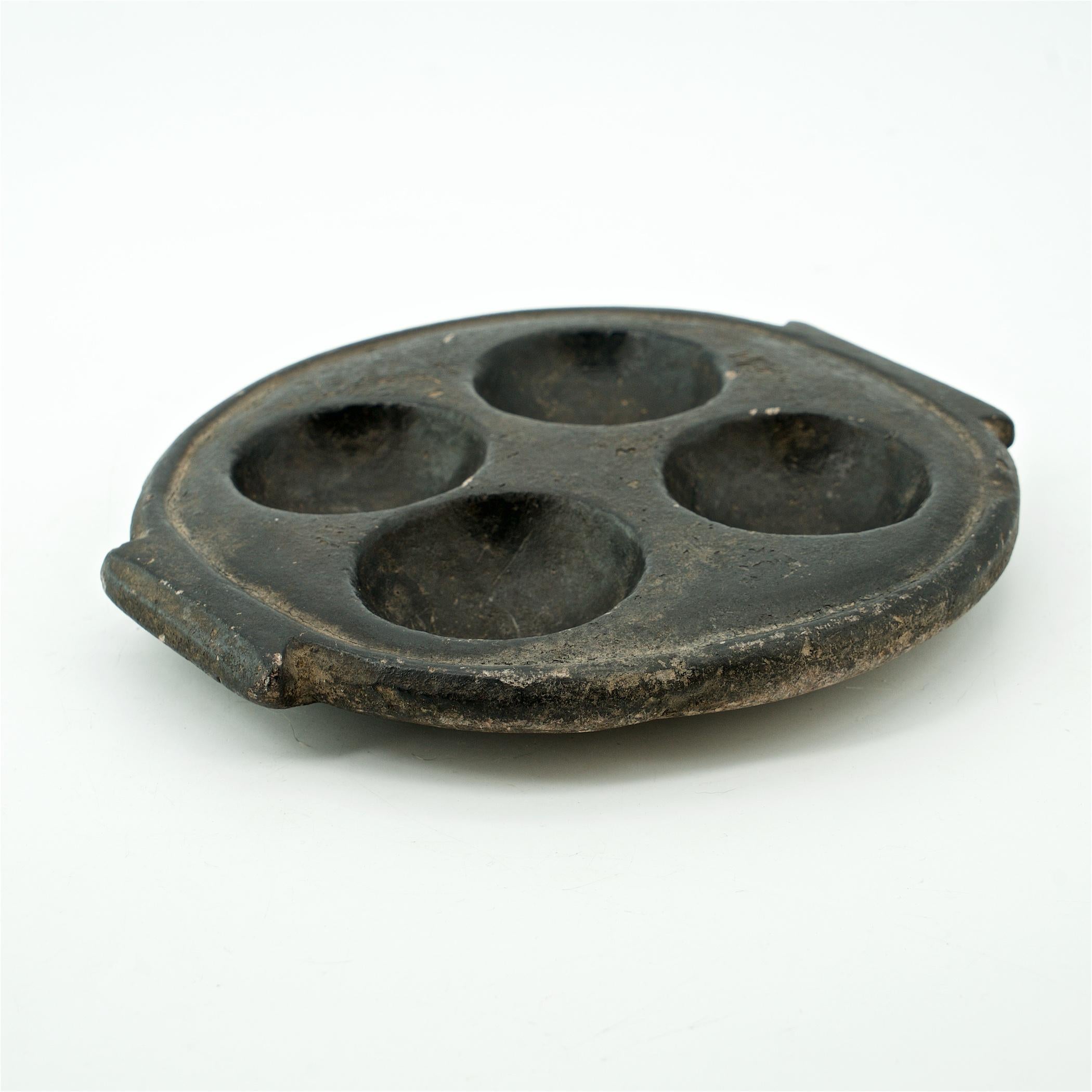 Pre-Columbian African Black Stone Palette Dish Bowl Ashtray Relief Sculpture For Sale