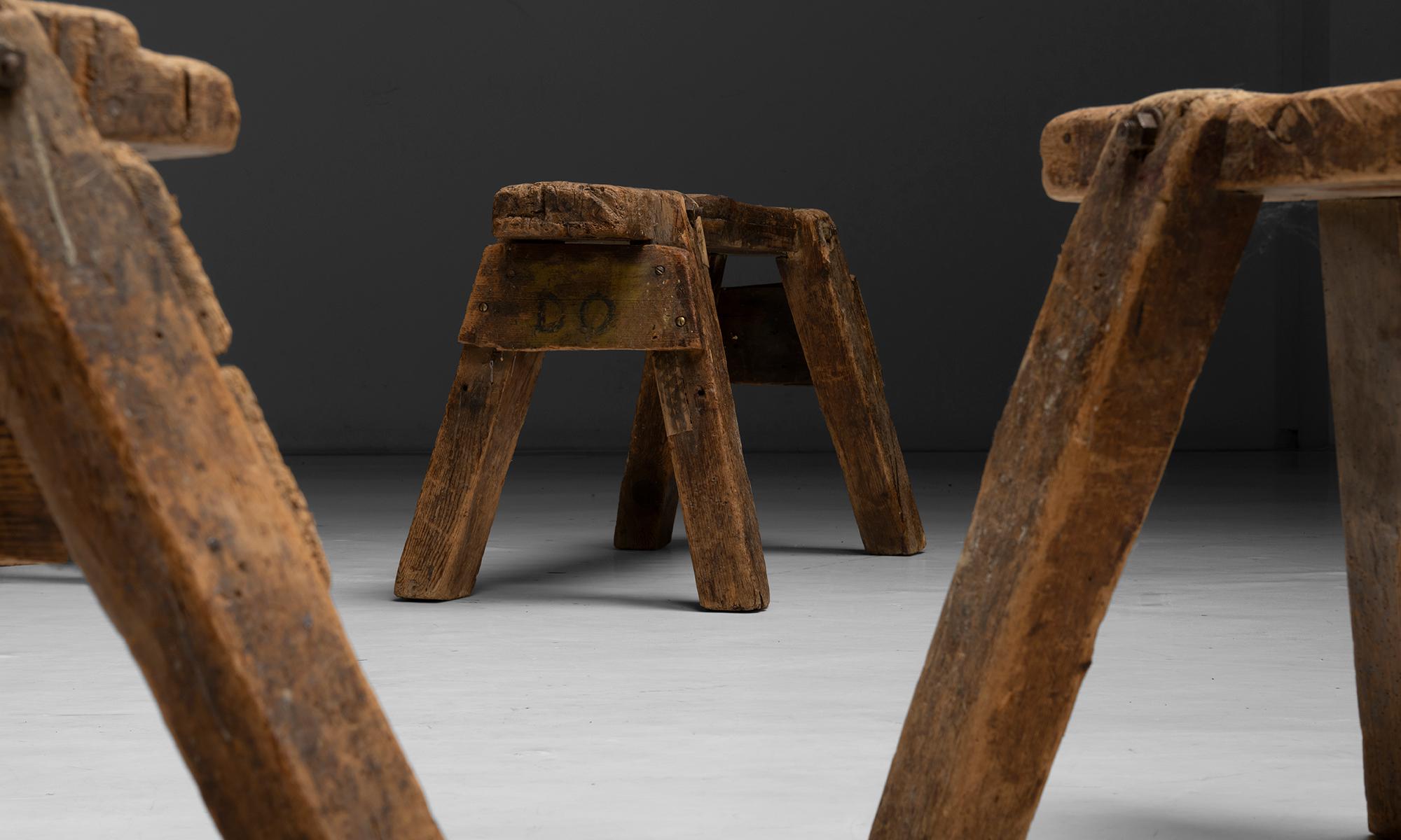 Inglese Cavalli a cavalletto primitivi, Inghilterra, 1900 in vendita