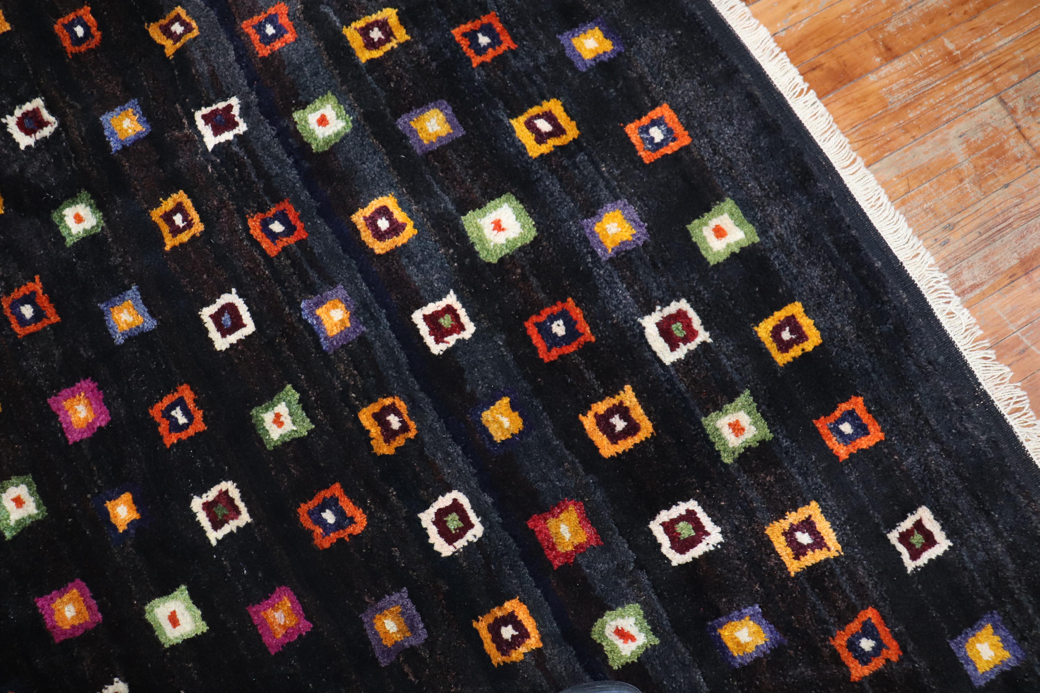 Tappeto Primitive Turkish Contemporary Box Square Pattern In condizioni ottime in vendita a New York, NY