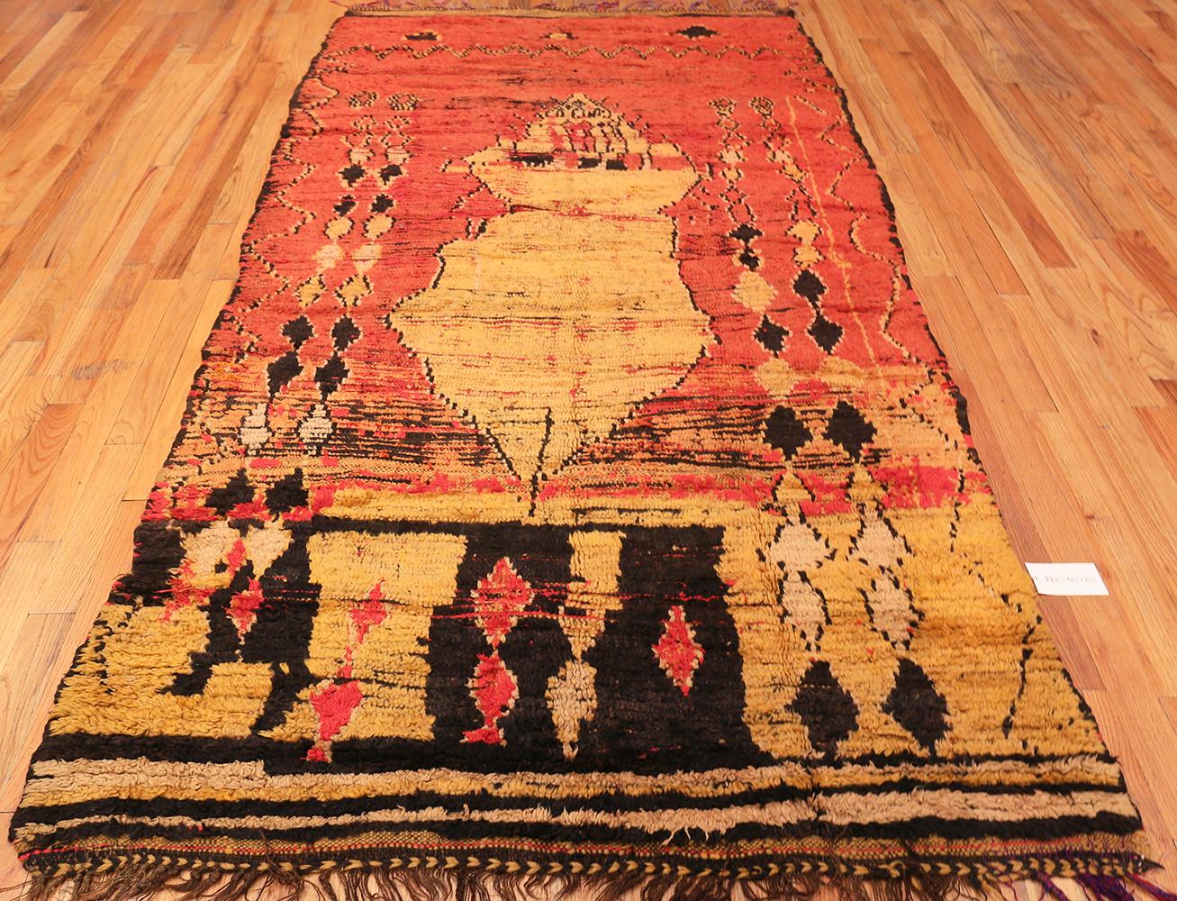 Wool Primitive Vintage Moroccan Rug. Size: 5 ft 7 in x 10 ft 10 in