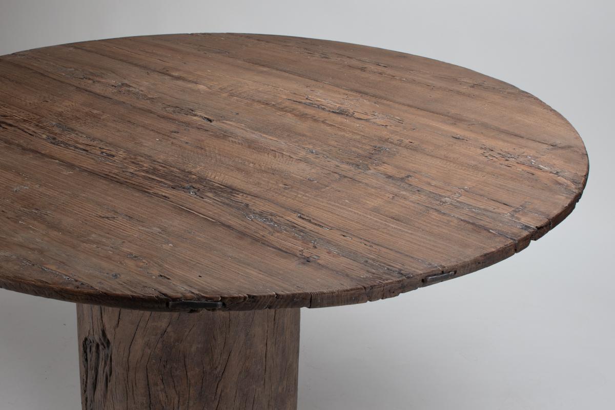 Mesa de comedor redonda belga primitiva wabi-sabi con incrustaciones de hierro forjado, circa 1900 siglo XX en venta