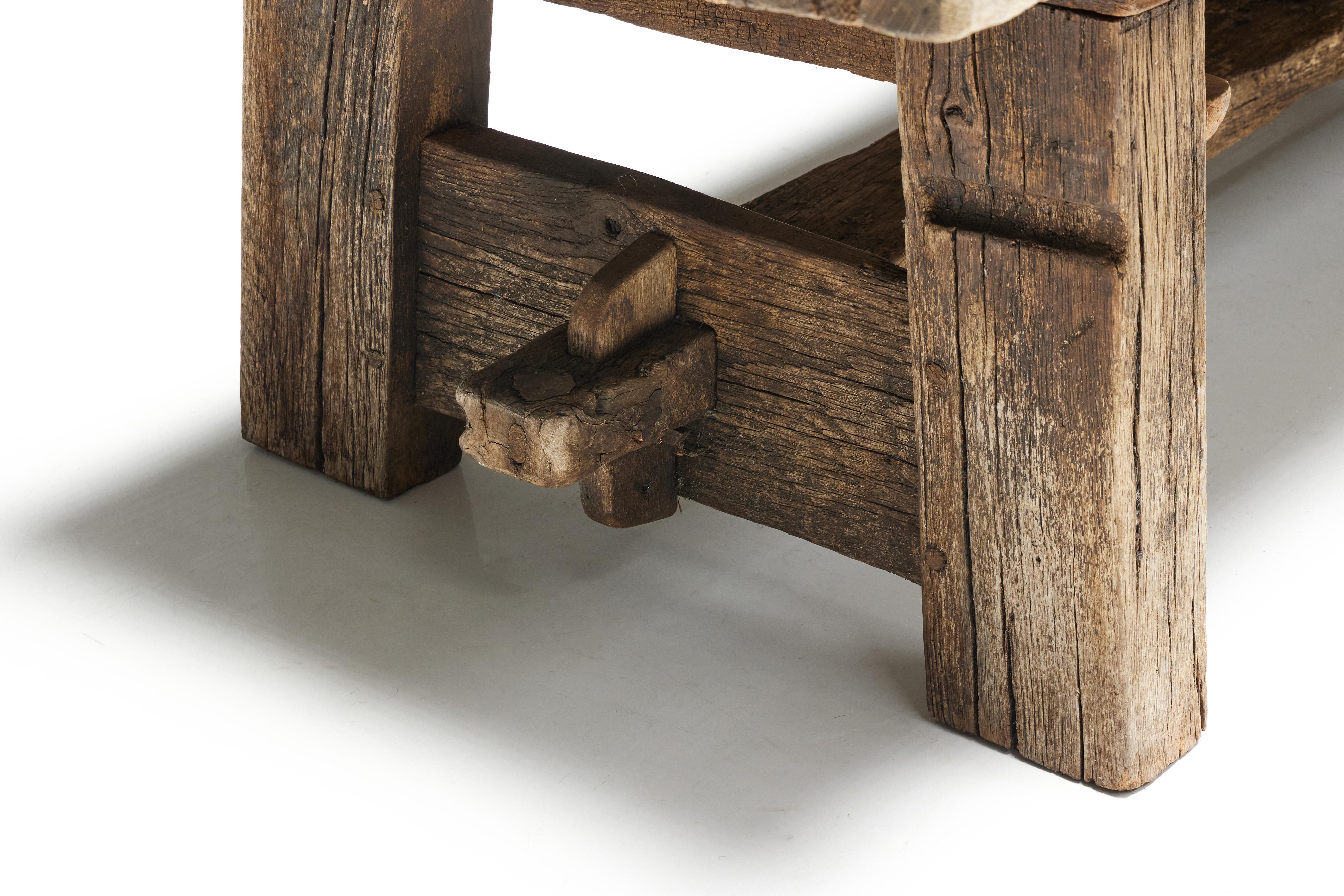 Table d'appoint primitive Wabi Sabi, France, 19ème siècle en vente 3