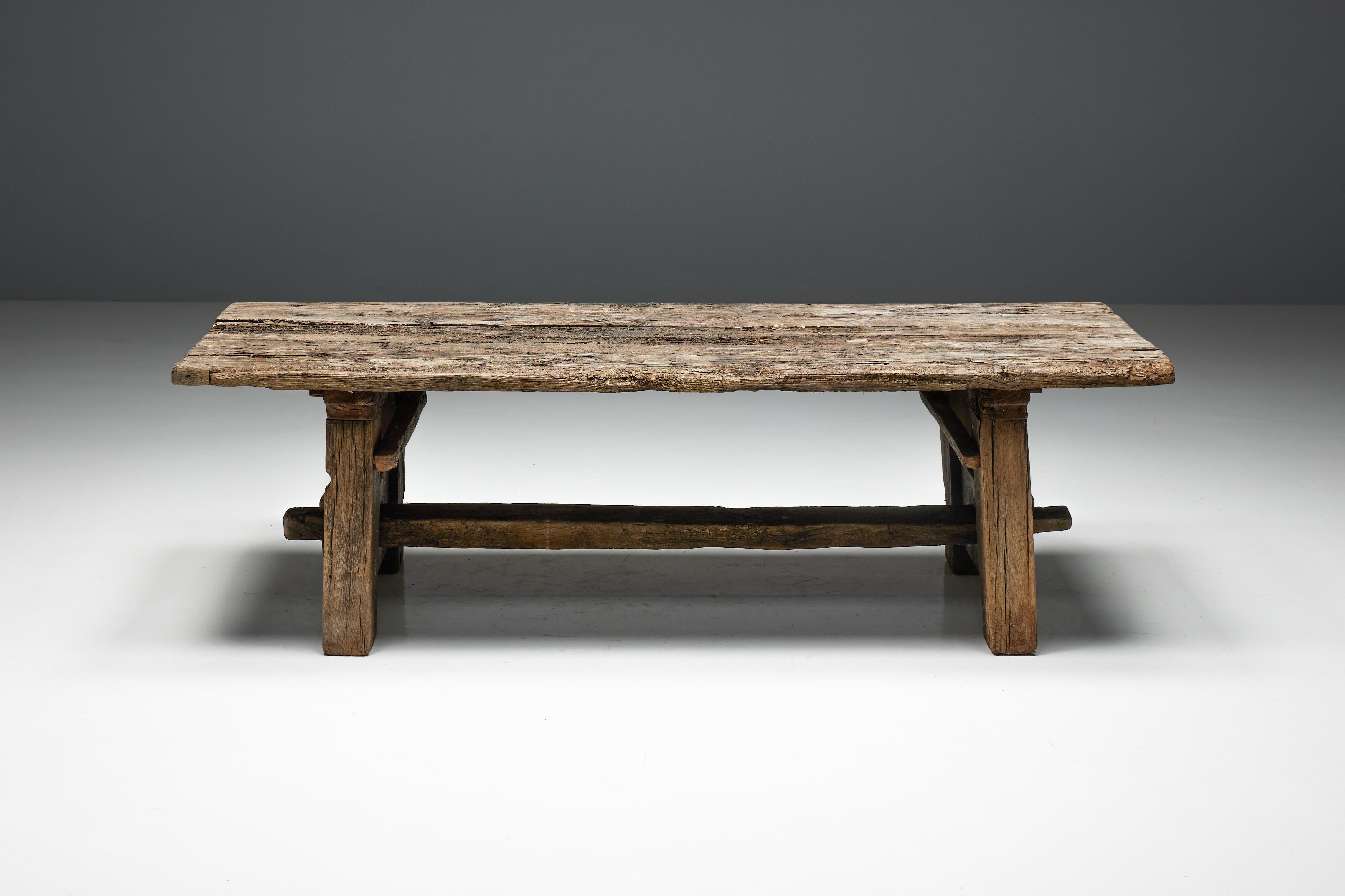 Français Table d'appoint primitive Wabi Sabi, France, 19ème siècle en vente