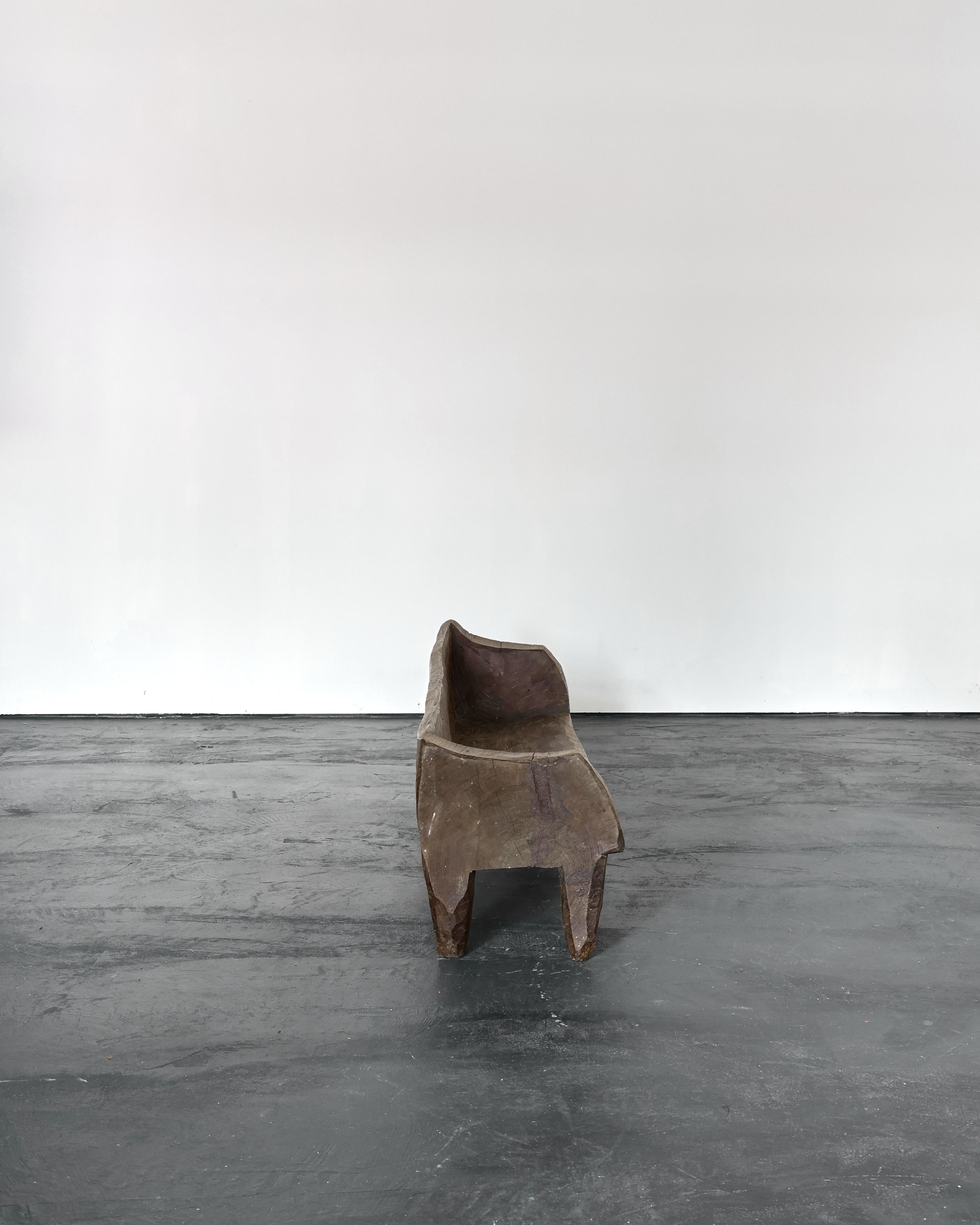 Primitive Wabi Sabi Dug-Out Caldas Style Elm Bench In Good Condition For Sale In London, GB