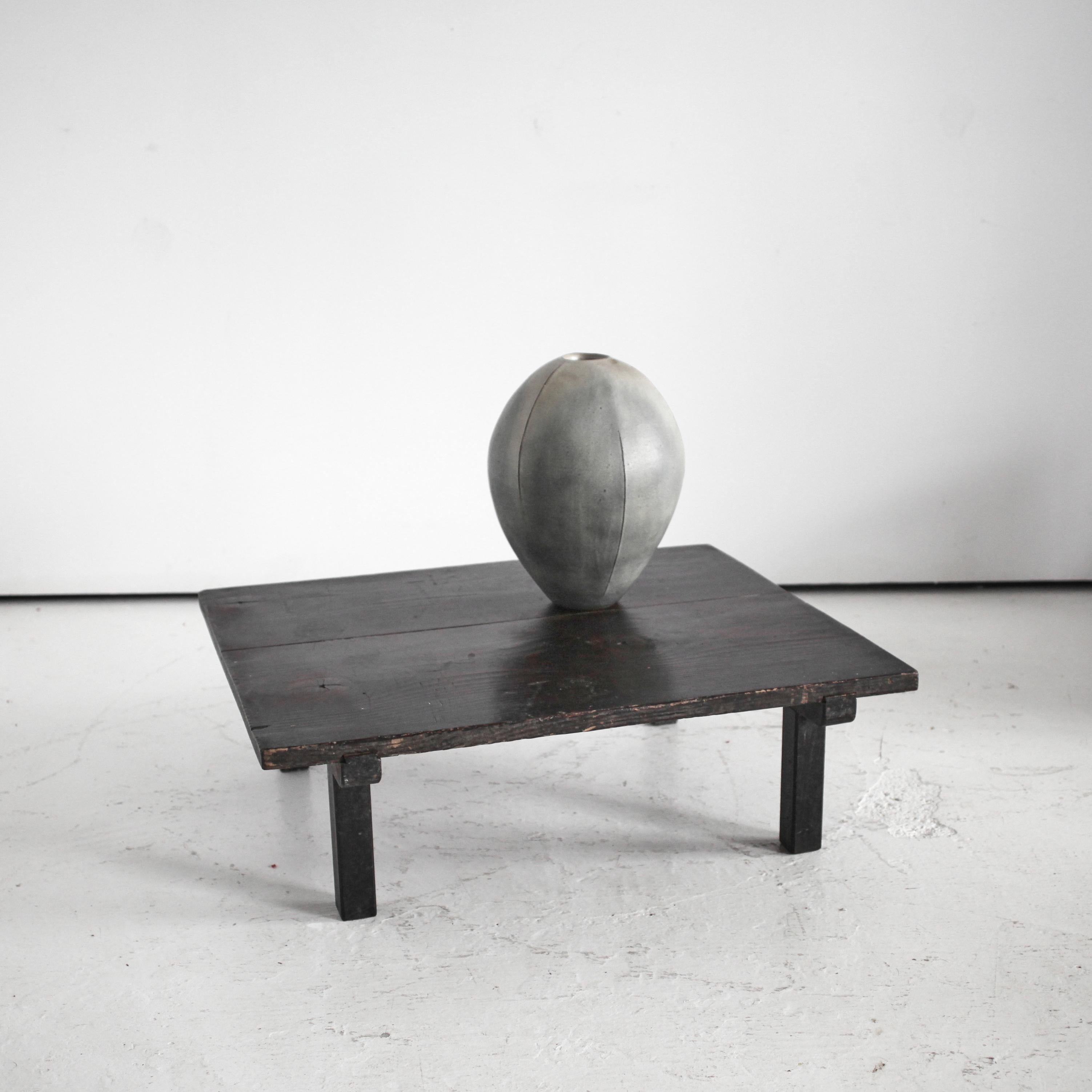 Mesa de té/café japonesa rústica Wabi Sabi de la época Meiji Fines del siglo XIX en venta