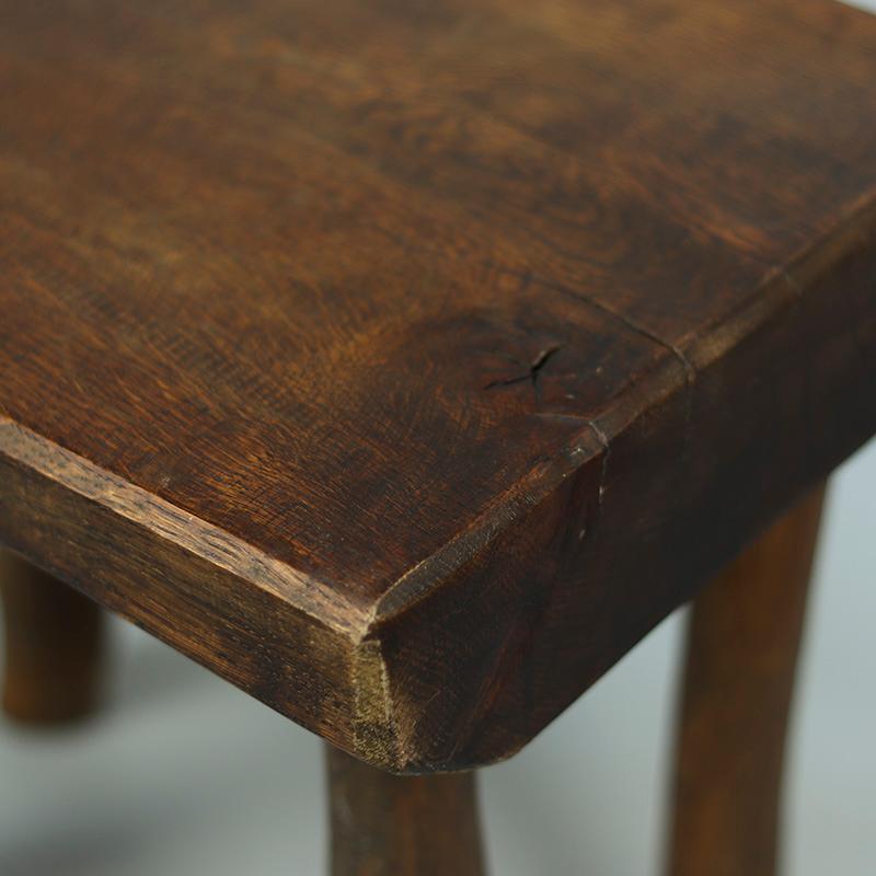 Primitive Wabi Sabi Oak Farmhouse Stool / Side Table Bon état - En vente à OOSTERHOUT, NL