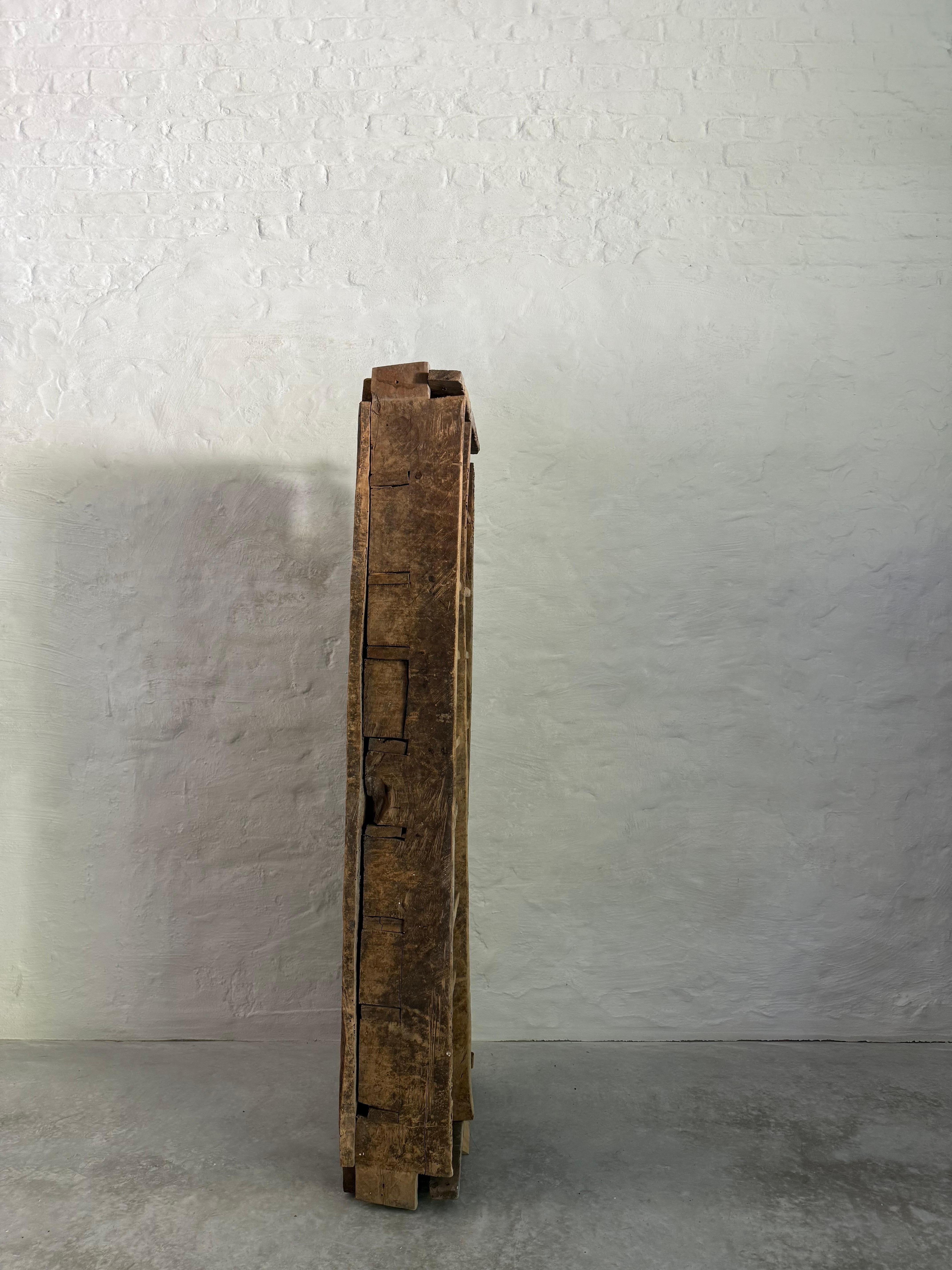 Primitive Wabi Sabi Shelving Cabinet from the Pyrenees In Distressed Condition For Sale In Ghent, BE