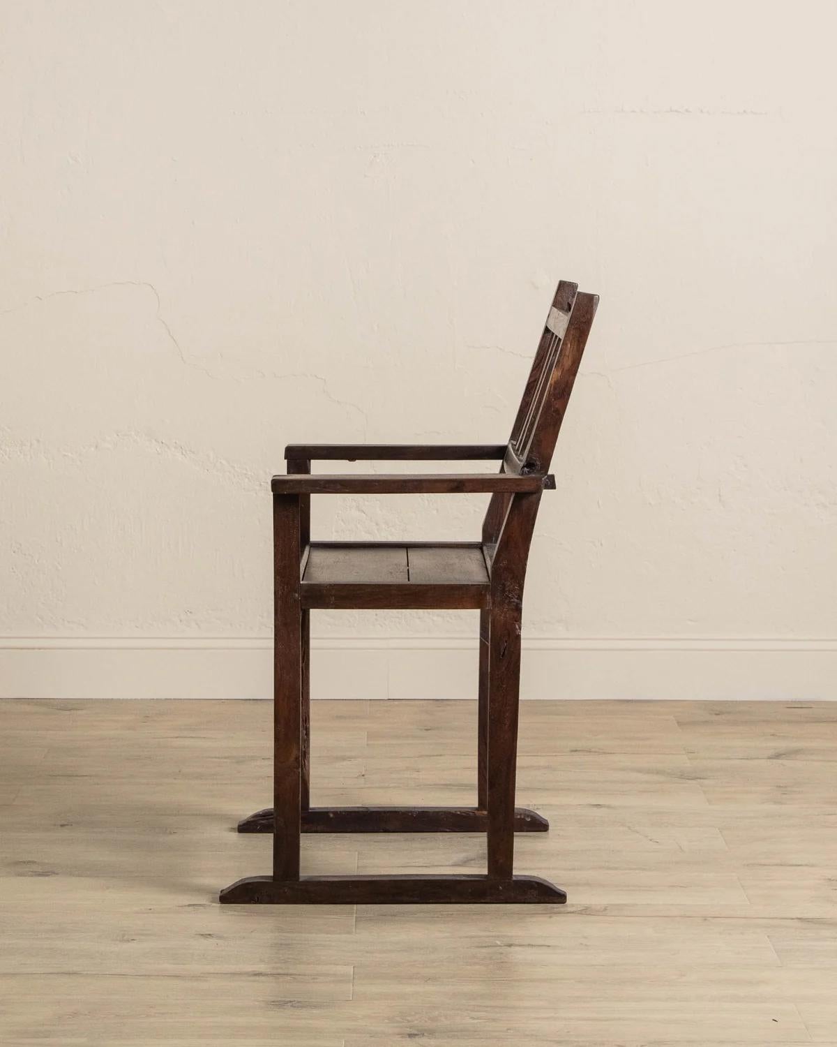 Paire de chaises d'appoint primitives Wabi Sabi en vente 3