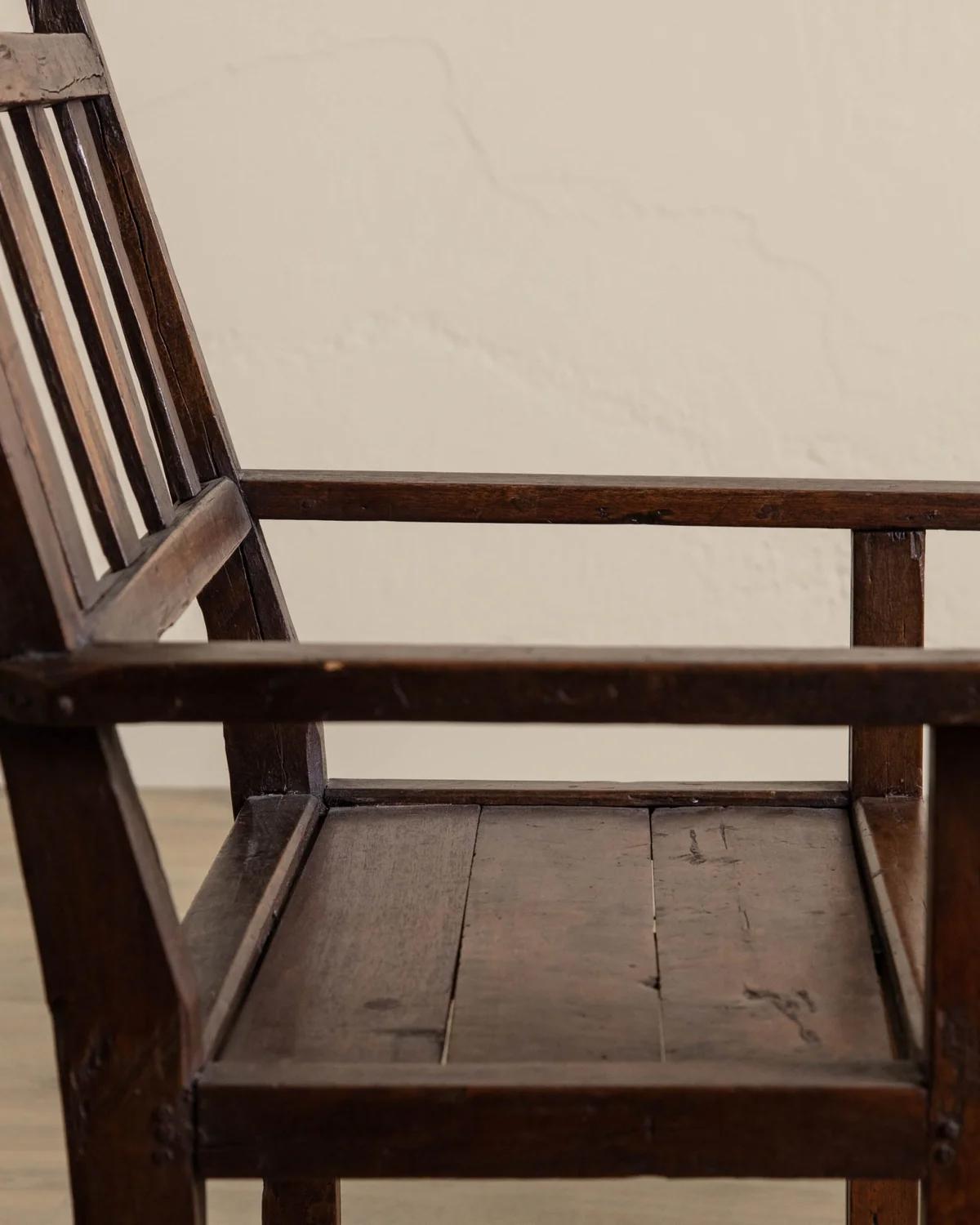Bois Paire de chaises d'appoint primitives Wabi Sabi en vente