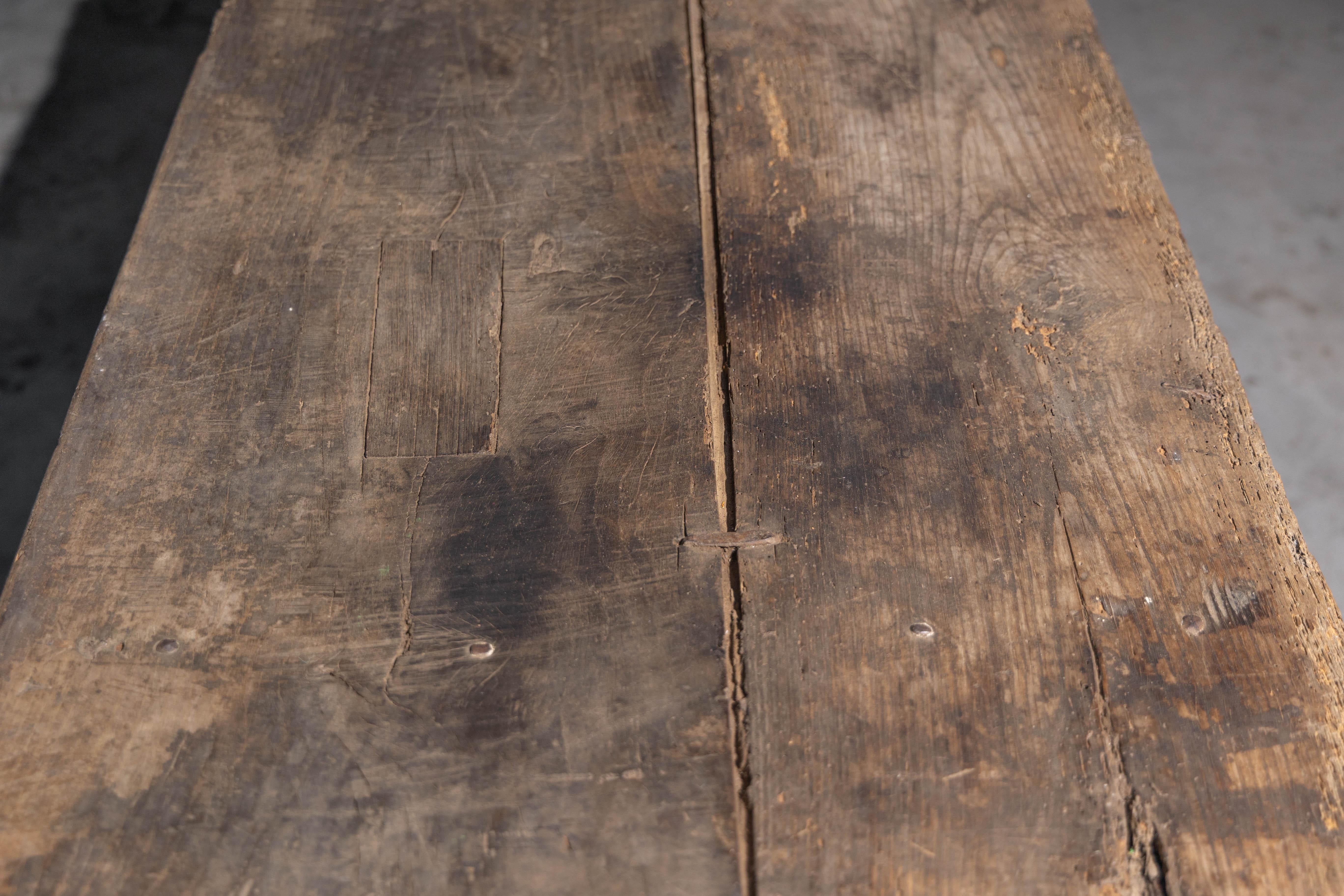Milieu du XXe siècle Table primitive Wabi Sabi, France, XIXe siècle en vente