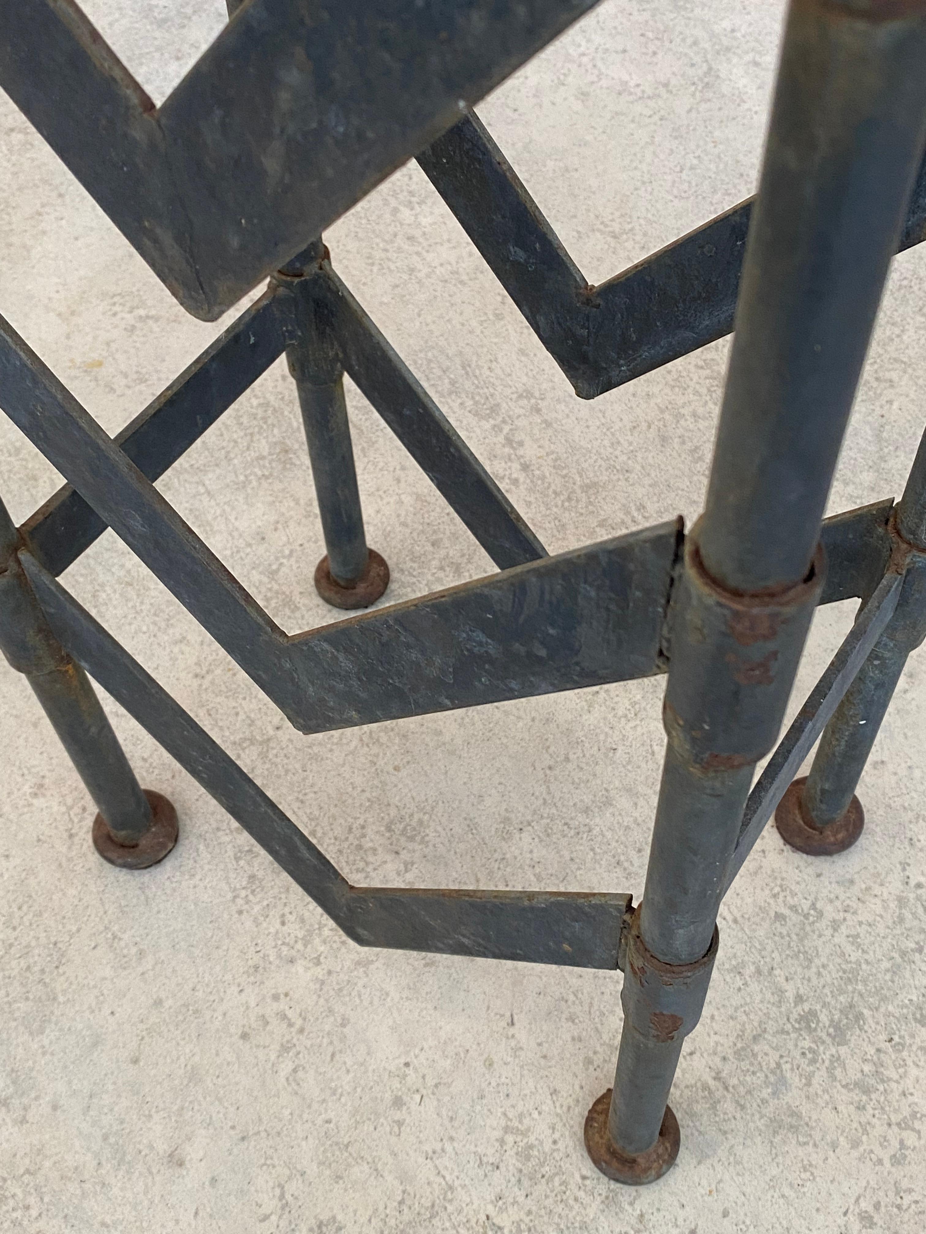 Primitive Welded Steel Pedestal With Concrete en vente 4
