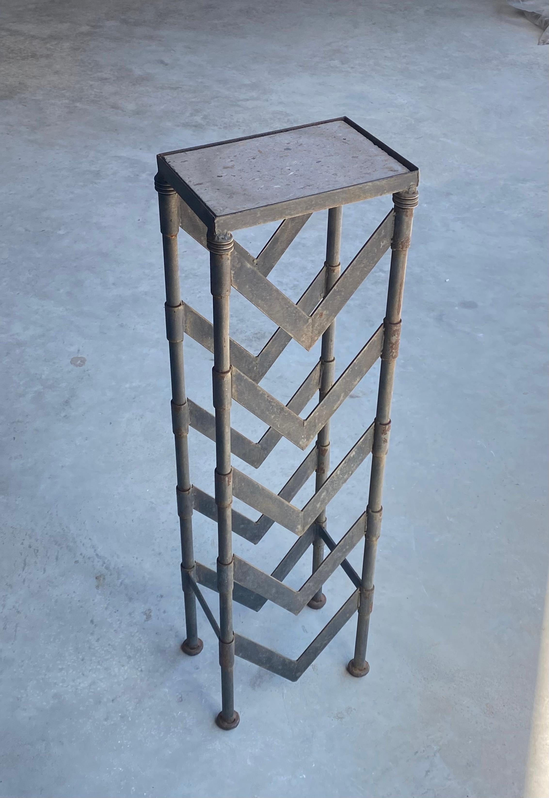 Primitive Welded Steel Pedestal With Concrete en vente 6