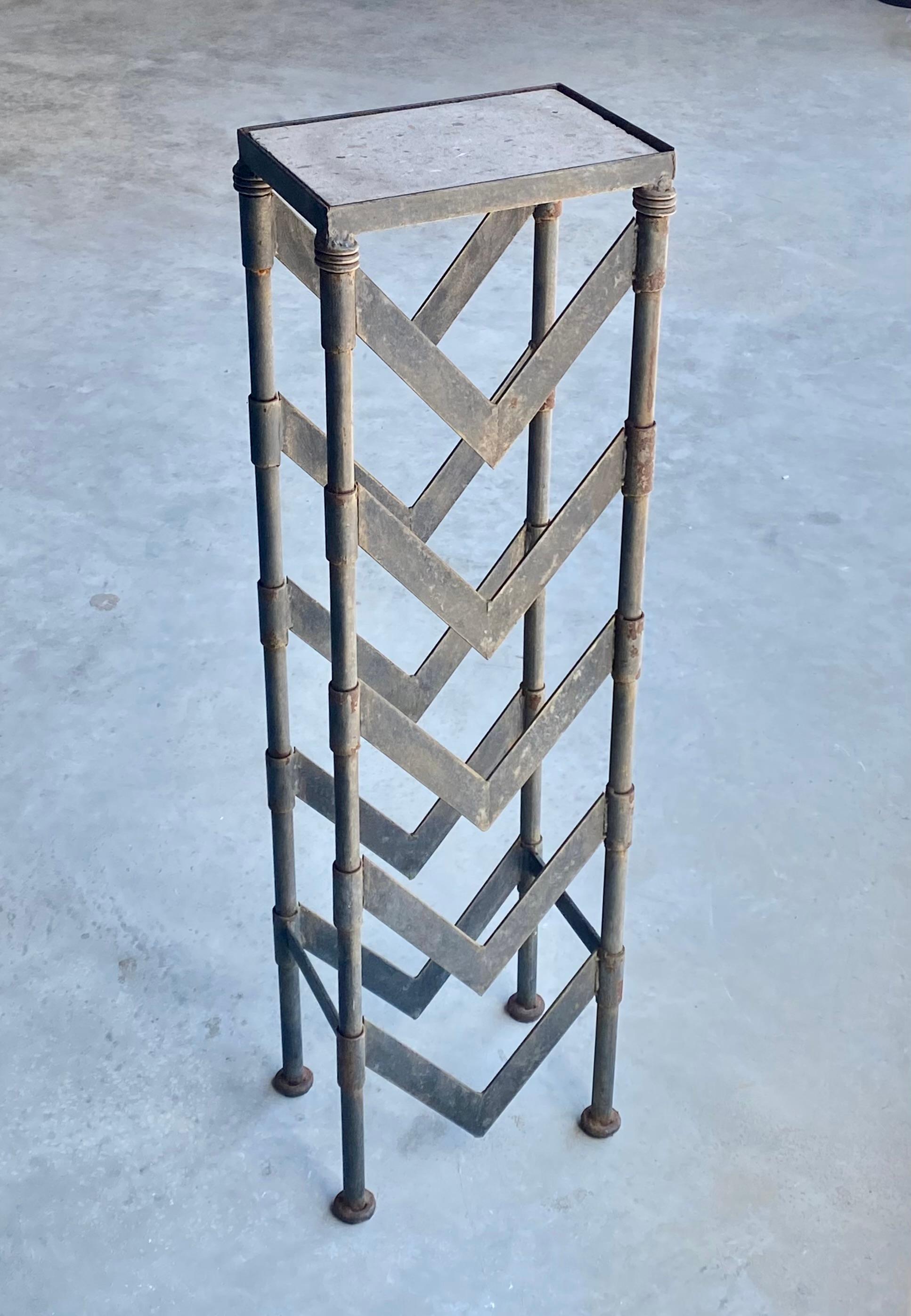 Primitive Welded Steel Pedestal With Concrete en vente 7