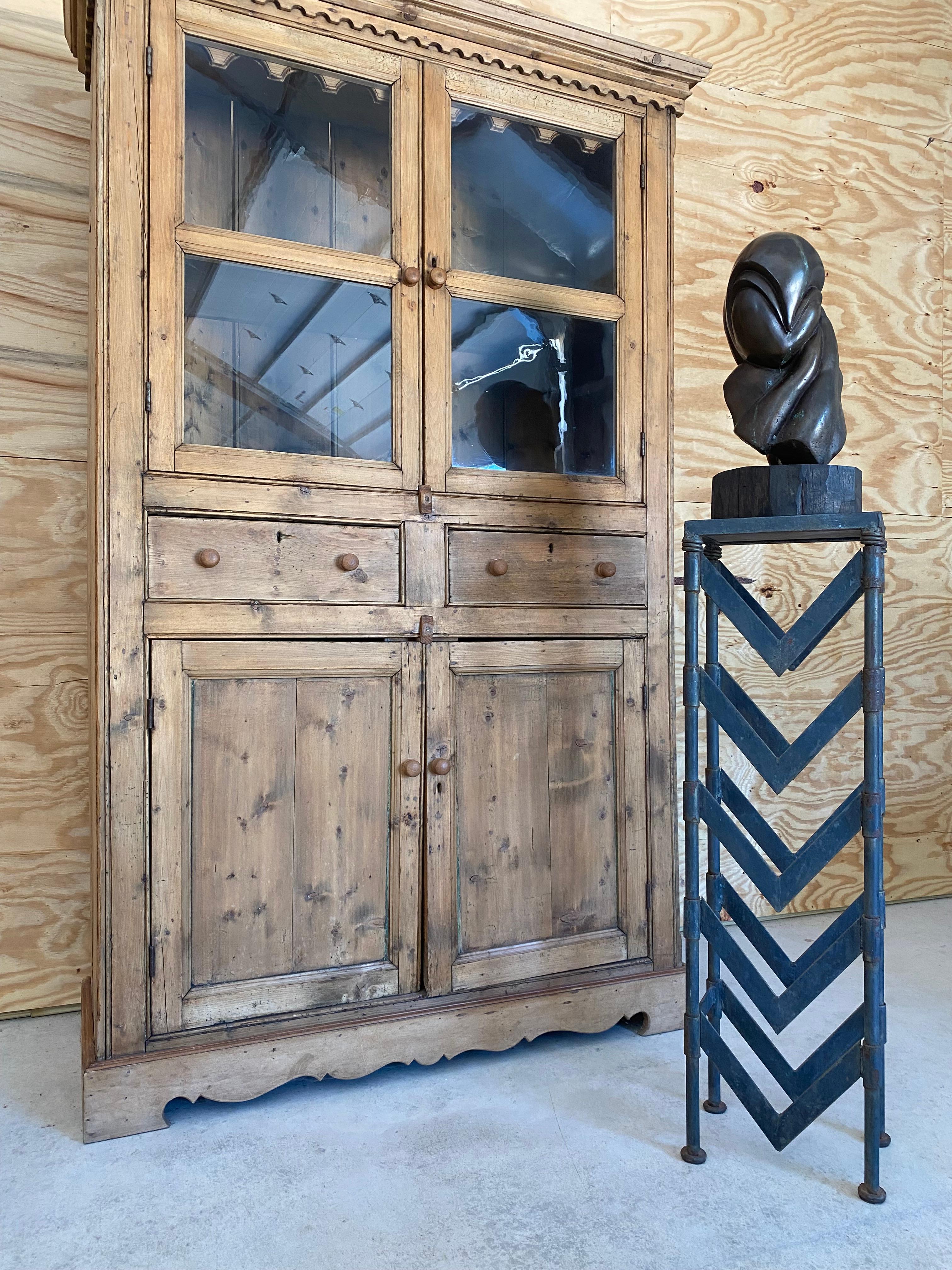 Industriel Primitive Welded Steel Pedestal With Concrete en vente