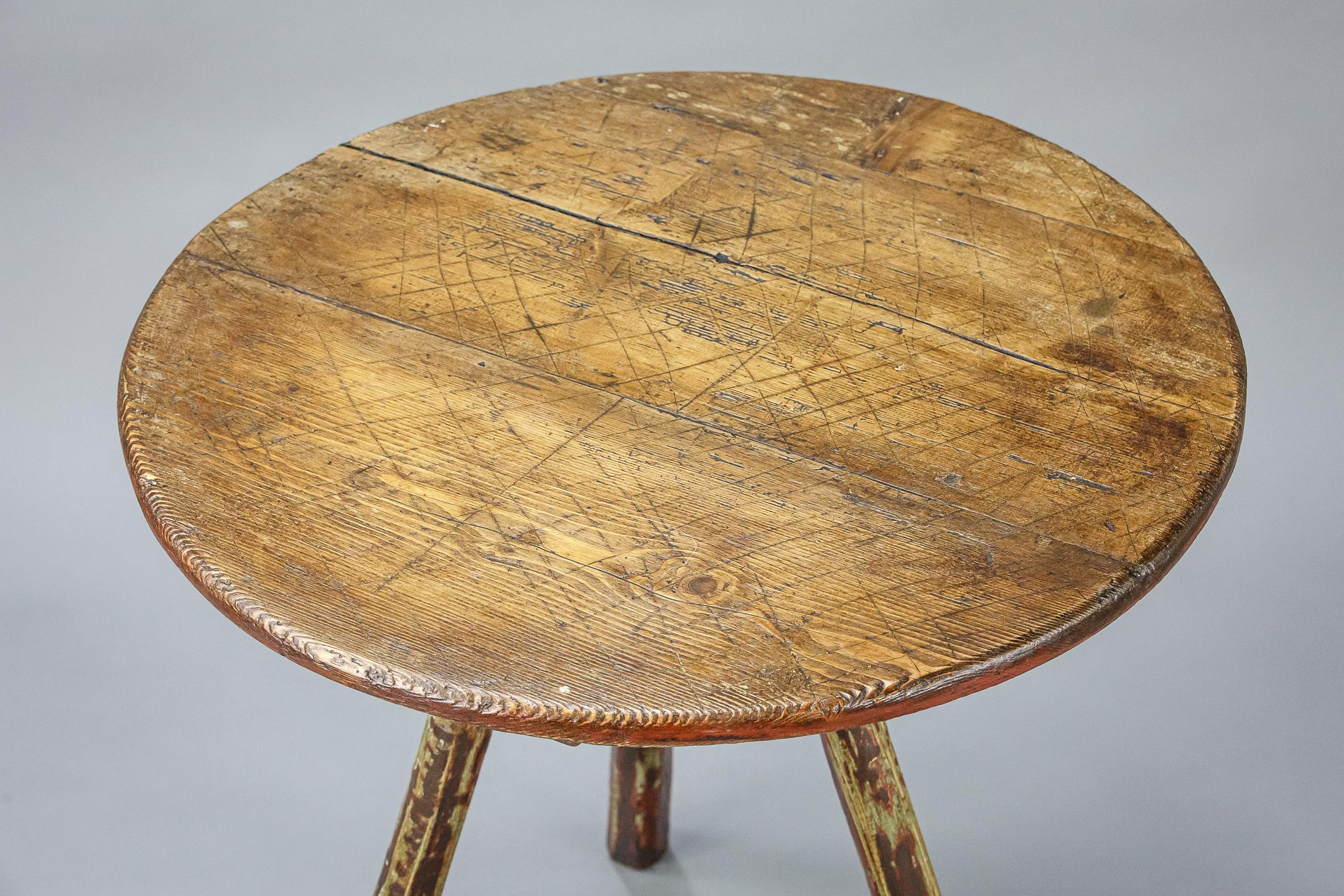 Primitive Welsh 19th Century Cricket Table In Fair Condition In Pease pottage, West Sussex