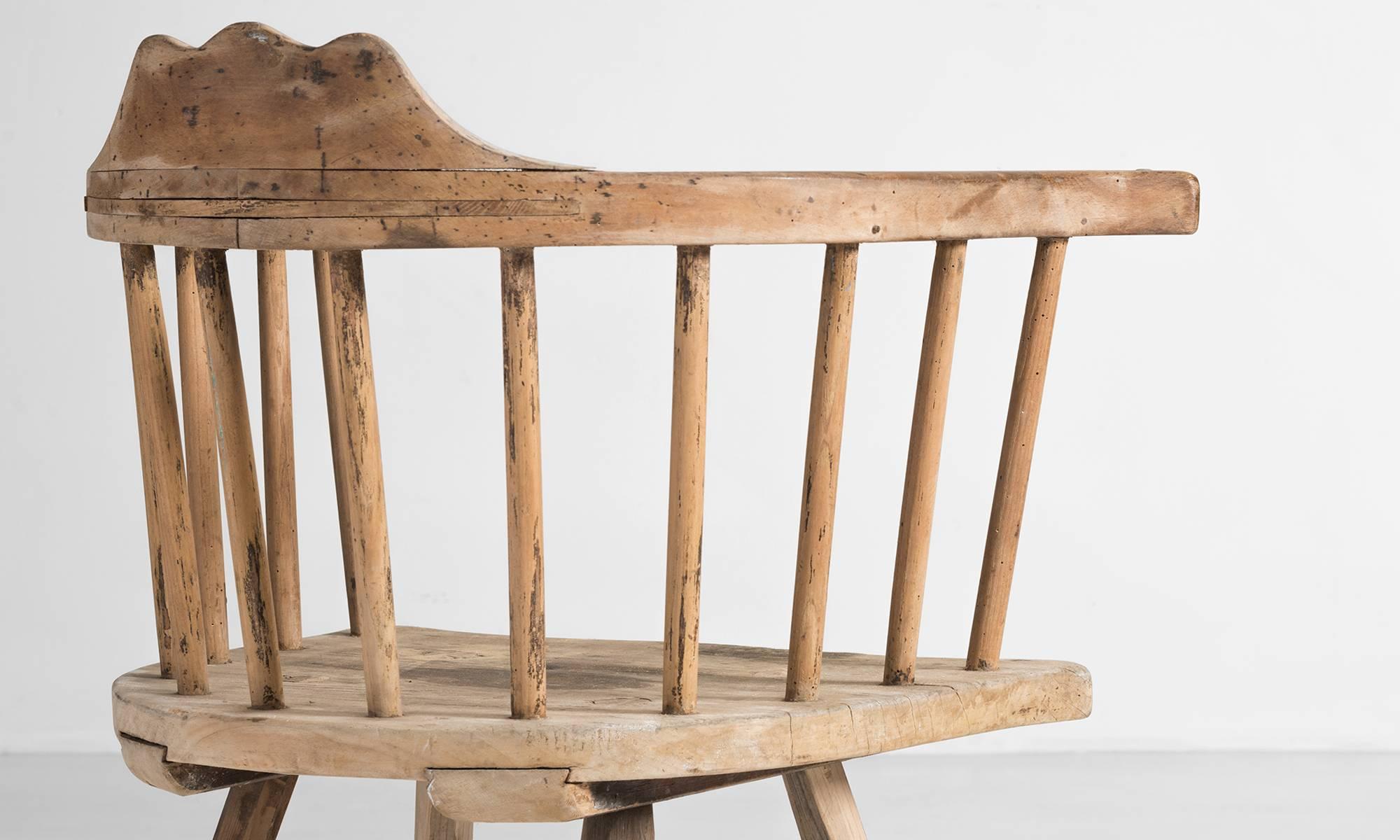 Primitive Windsor Chair, circa 1880 In Good Condition In Culver City, CA