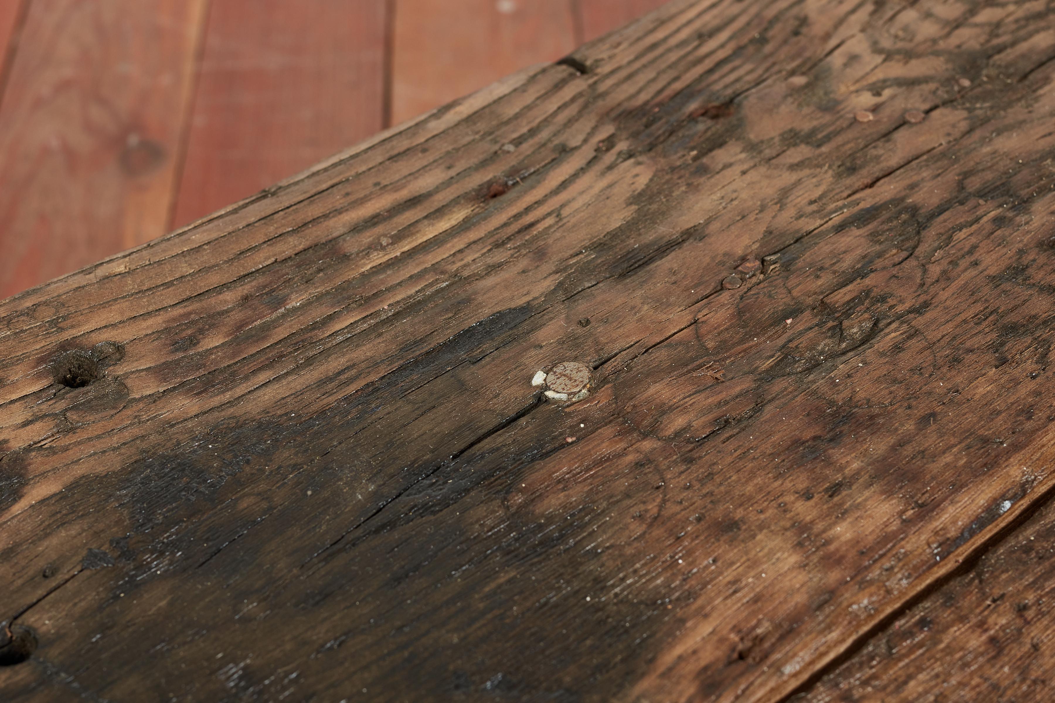 Banc en bois primitif en vente 9