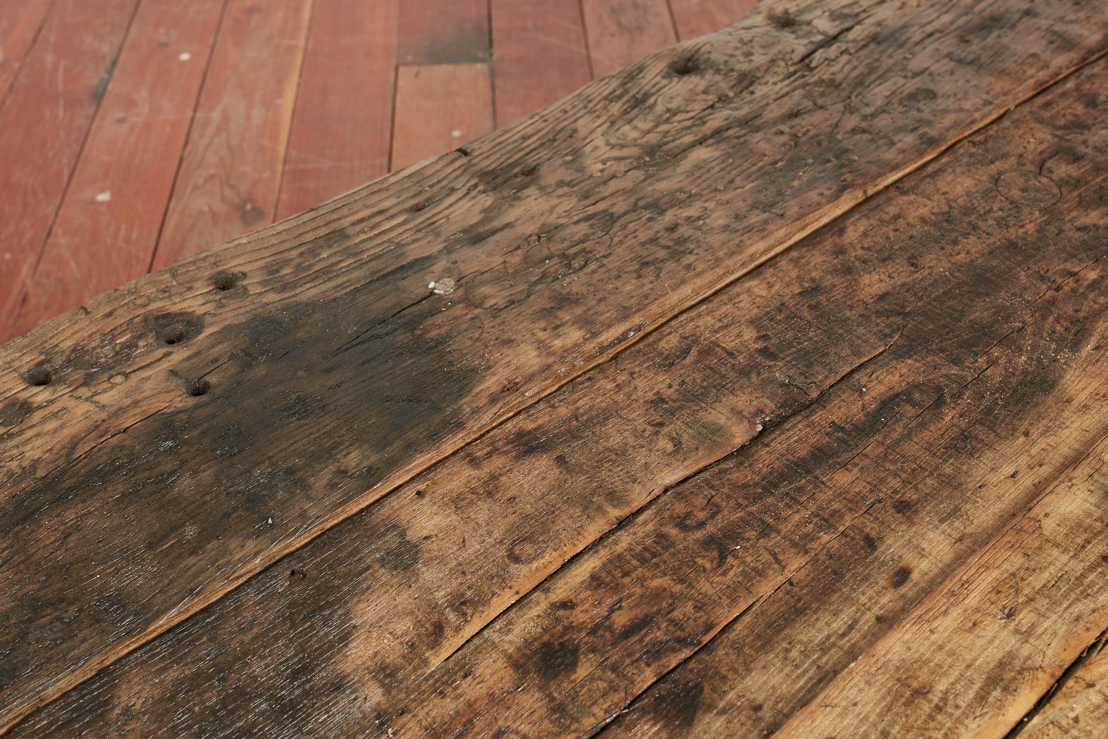 Banc en bois primitif en vente 1