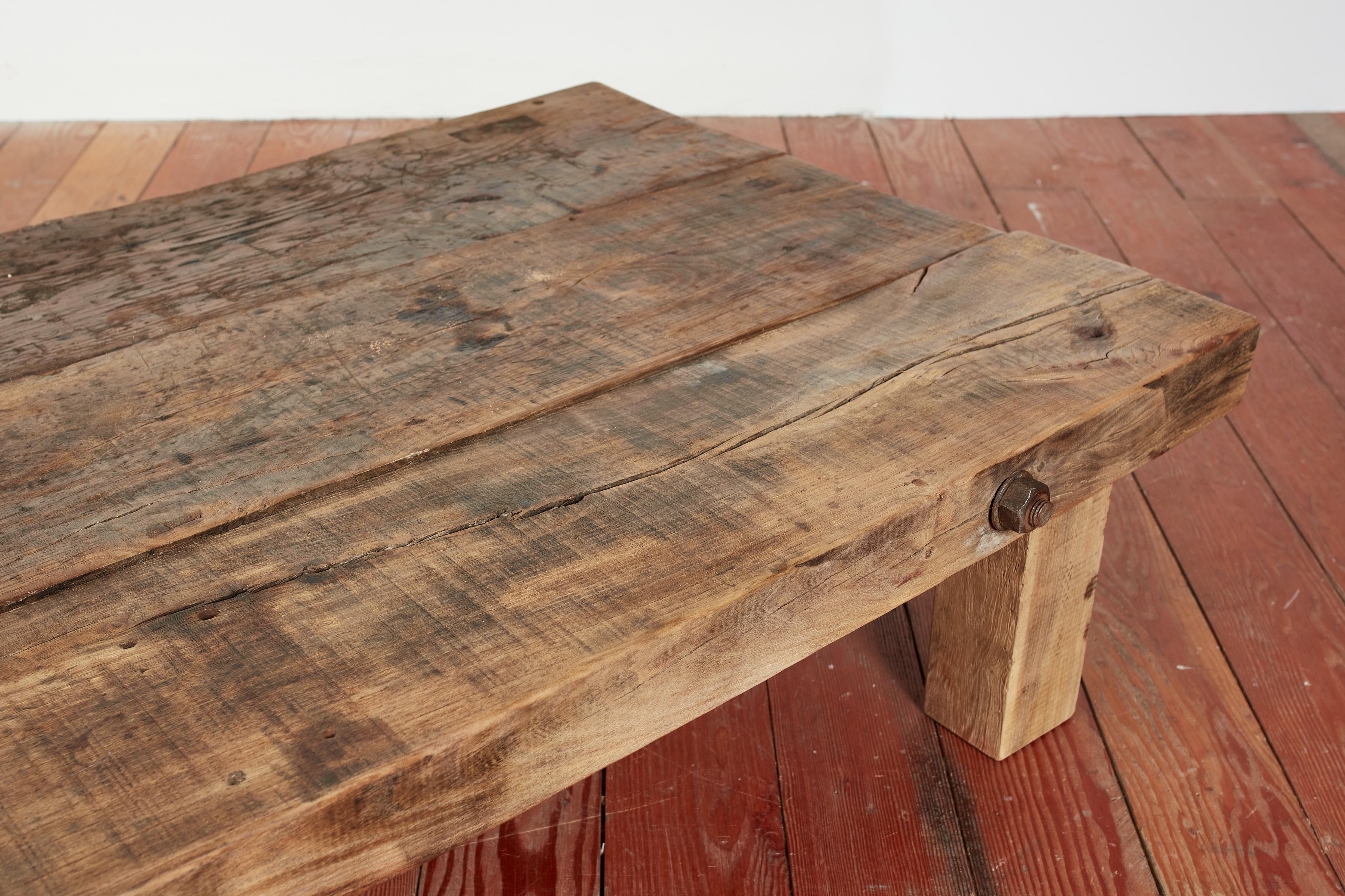 Banc en bois primitif en vente 3