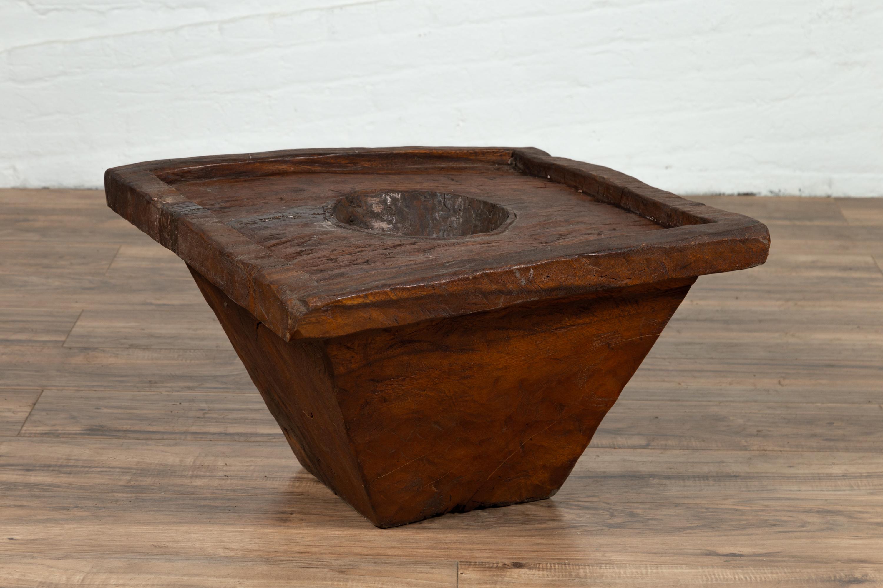 Wooden Indonesian Brown Mortar Planter from the Early 20th Century For Sale 4