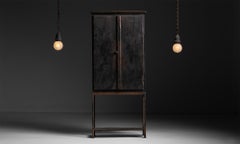 Armoire primitive en bois et en fer, France, vers 1890