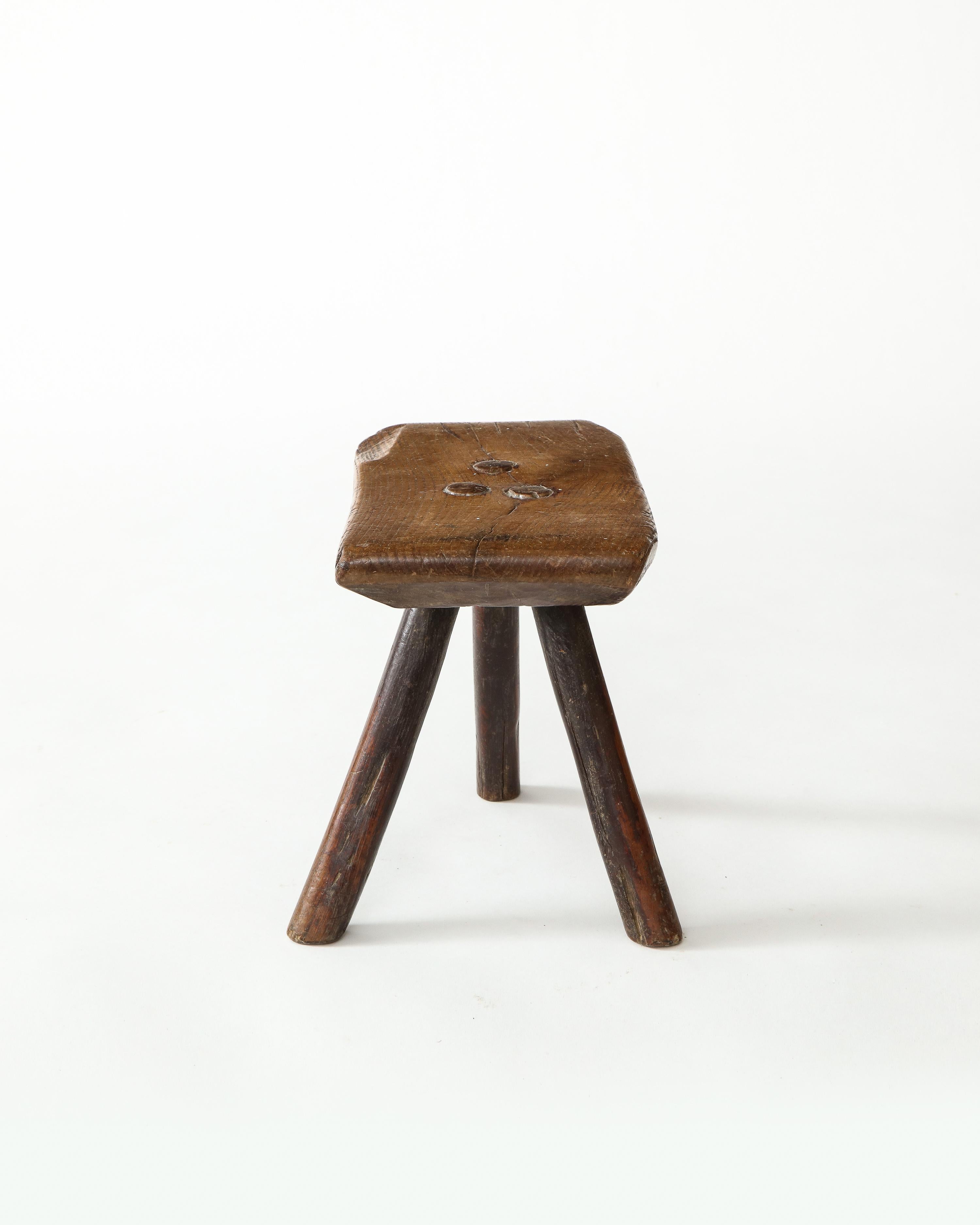 Rustic Wood Splayed Leg Tripodal Low Stool In Good Condition In New York, NY