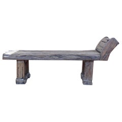 Primitive Holzbank