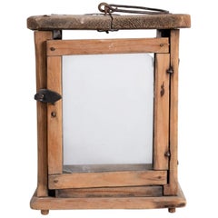 Lanterna primitiva in legno, Svizzera, circa 1800