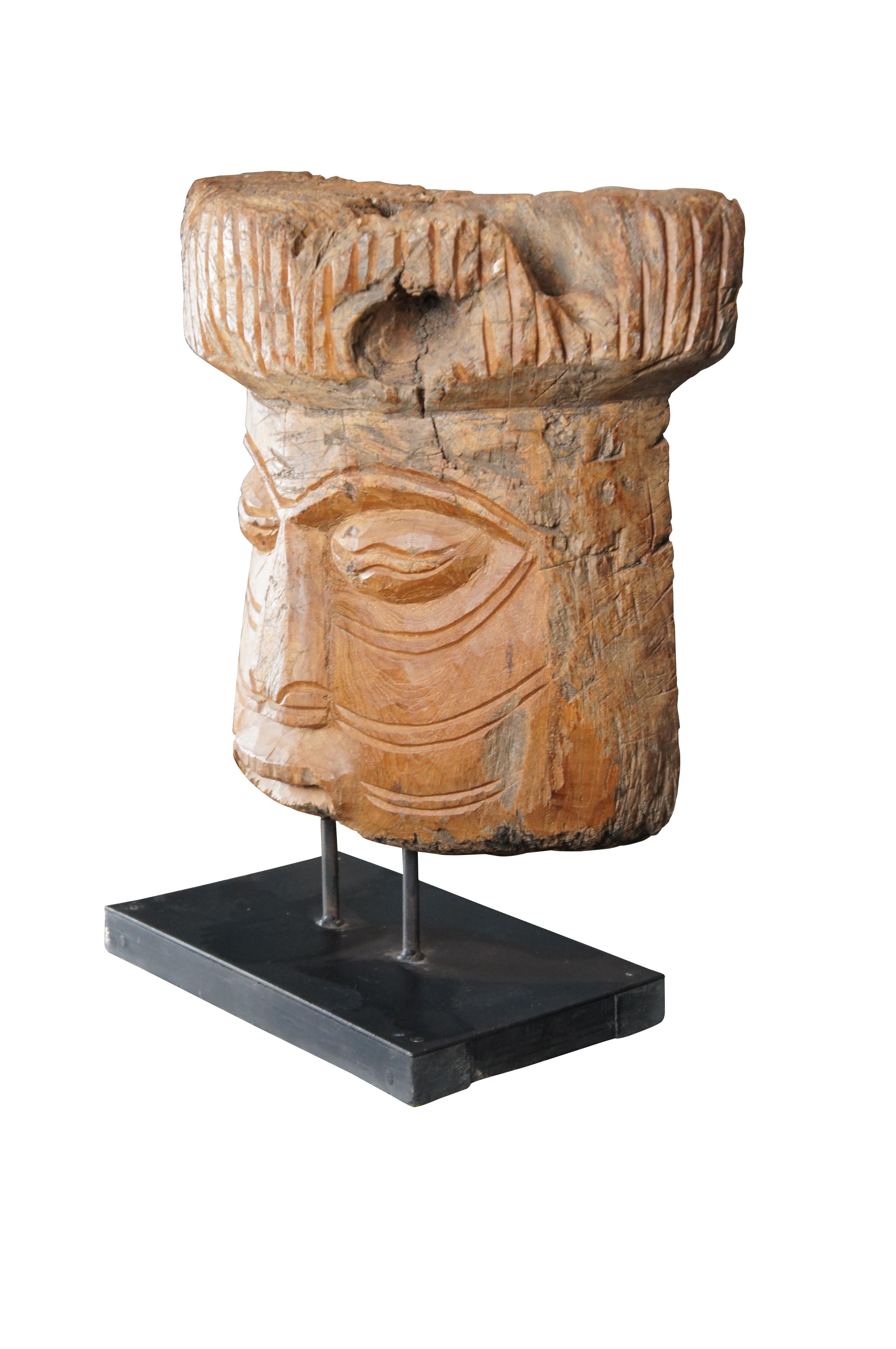 Primitive Wooden Mesoamerican Style Hand Carved Mask Sculpture on Stand Statue In Good Condition For Sale In Dayton, OH