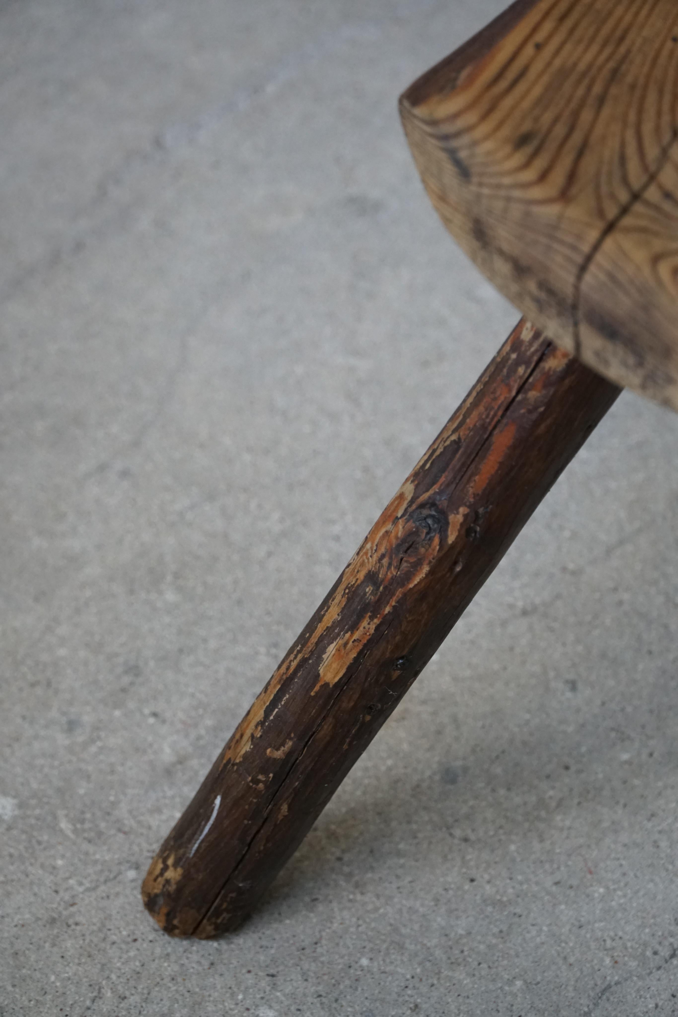 Primitive Wooden Wabi Sabi Bench in Solid Pine, Swedish Carpenter, 1800s In Fair Condition For Sale In Odense, DK