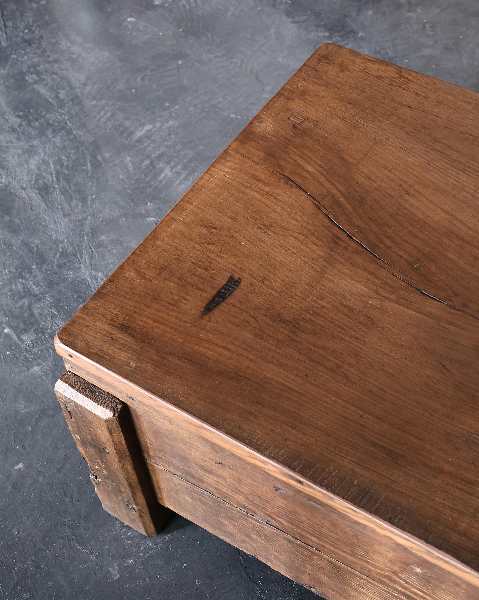 Primitive XL Wabi Sabi 18th C. Portuguese Coffee Table en vente 4