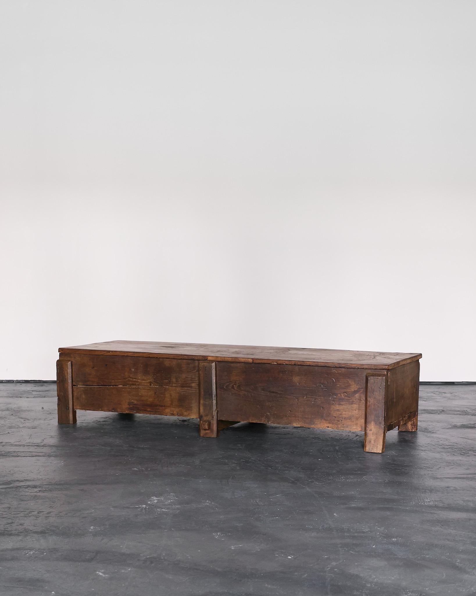 Portugais Primitive XL Wabi Sabi 18th C. Portuguese Coffee Table en vente