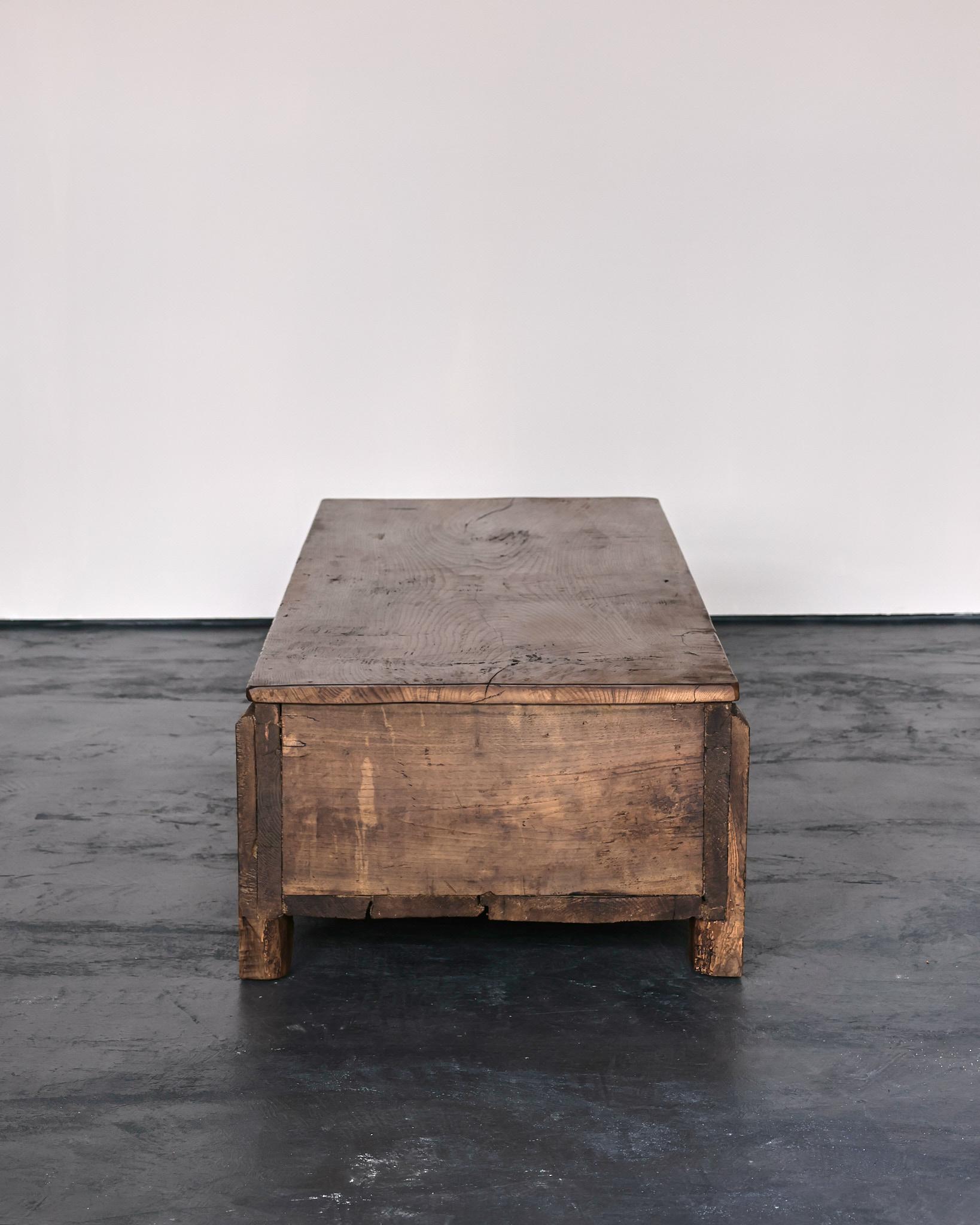 Primitive XL Wabi Sabi 18th C. Portuguese Coffee Table Bon état - En vente à London, GB