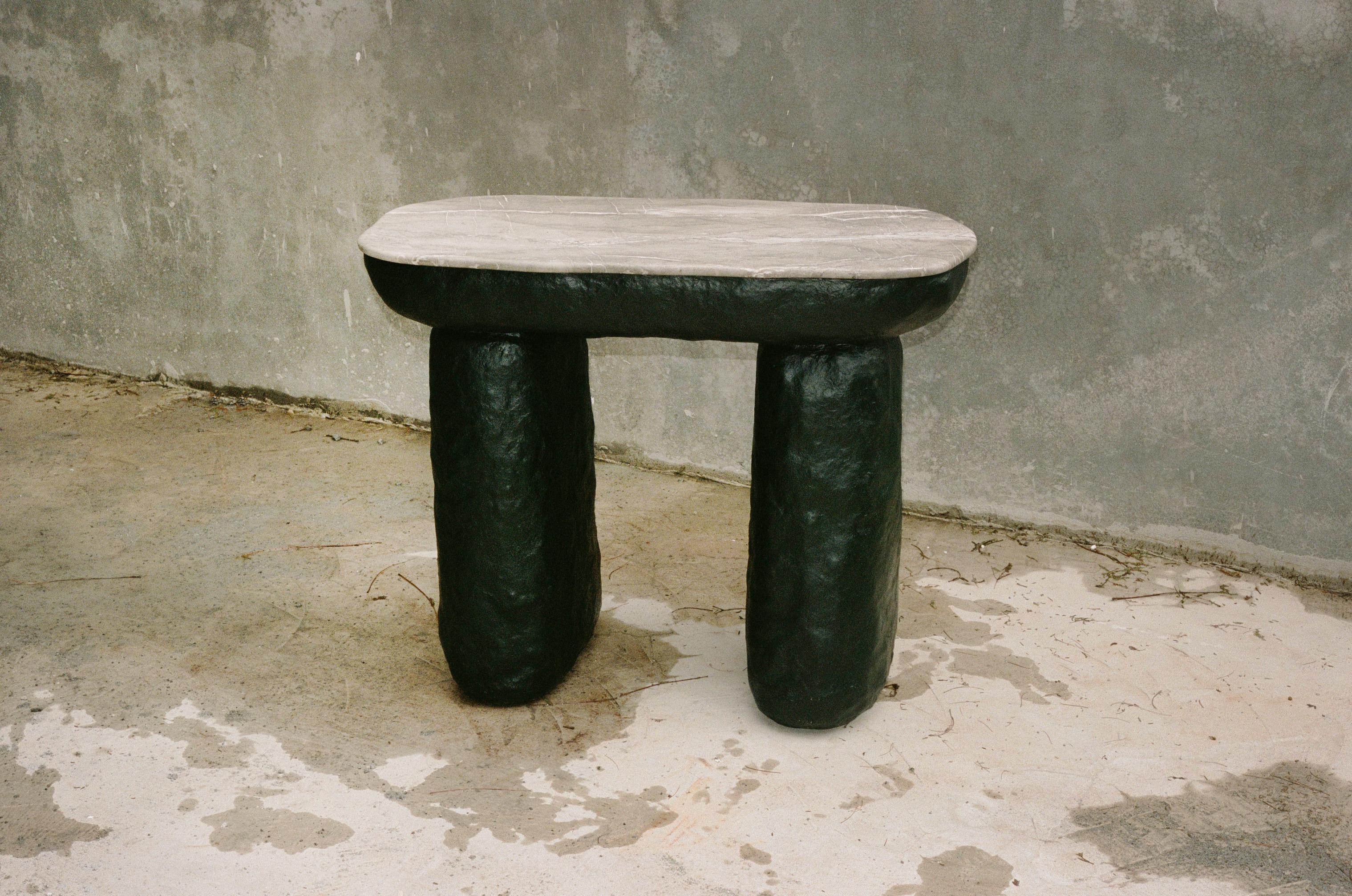 Primitivo Fantástico Dolmen Table by Algo Studio 1