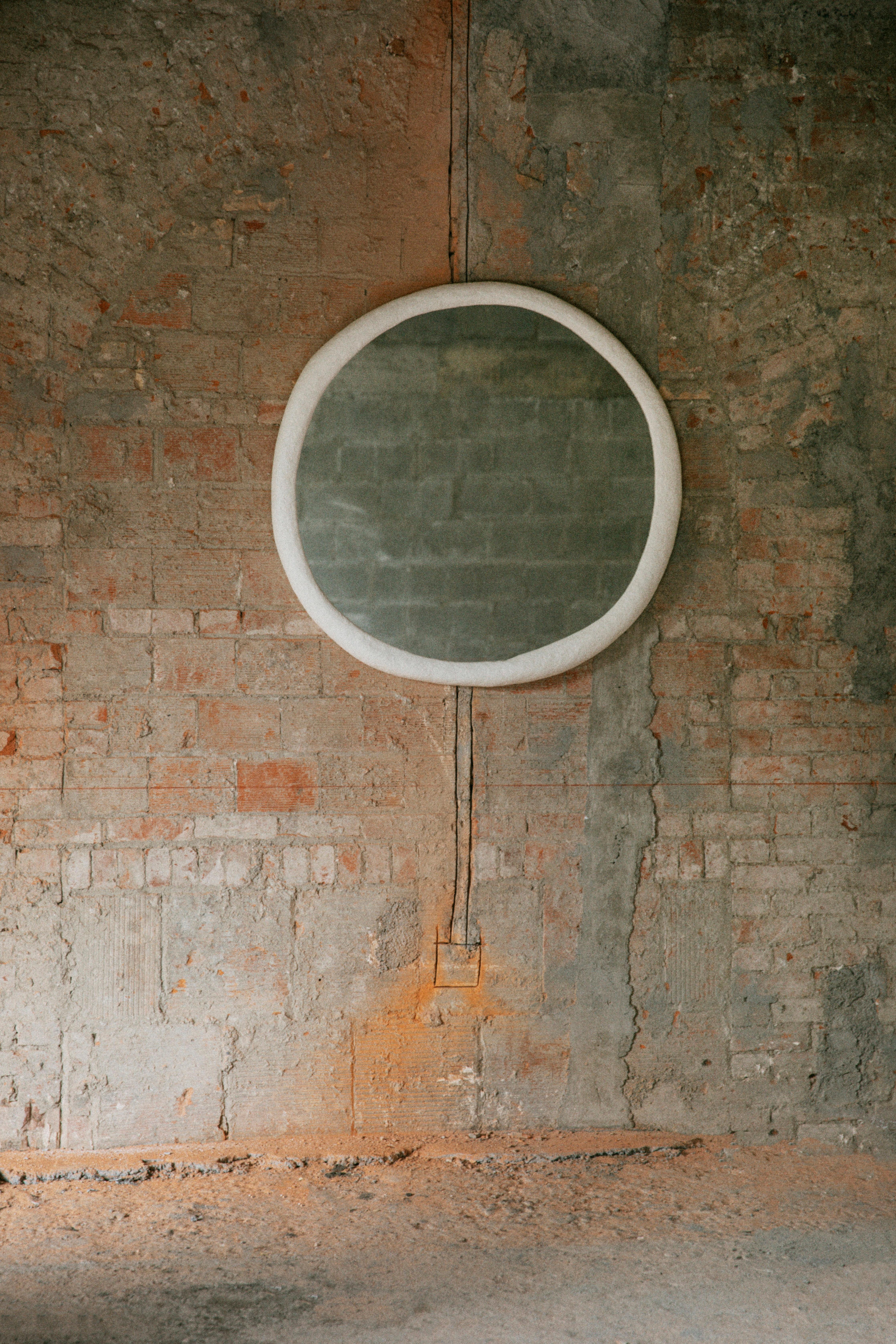 Primitivo Fantástico Umbral wall mirror by Algo Studio
Designed by Diego Garza
Dimensions: D 100 x H 9 cm
Materials: MDF, paper paste coating, plywood structure.
Available finishes: Urethane paint or automotive lacquer.

Latest pieces of work