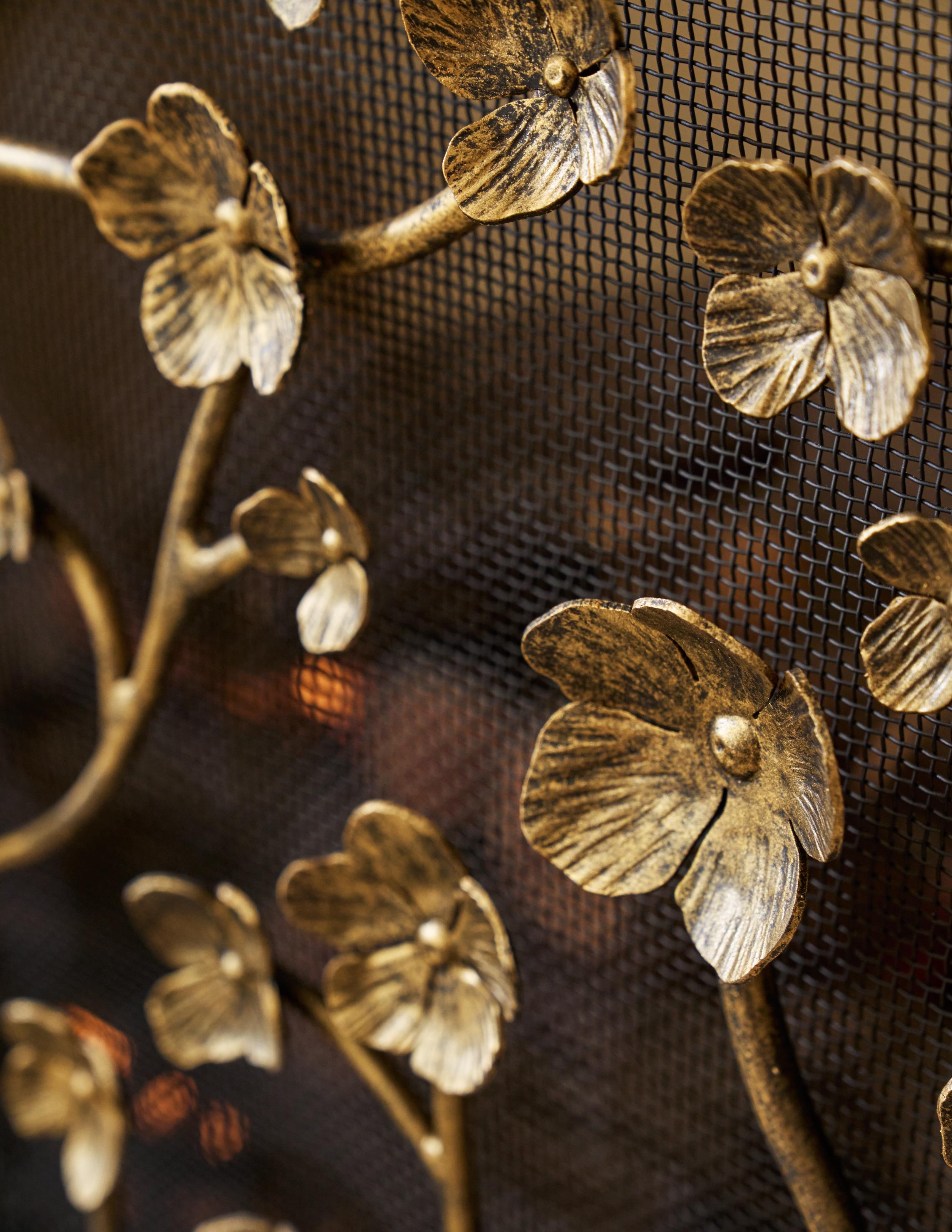 Paravento per caminetto Primrose Garden in argento invecchiato In condizioni Nuovo in vendita a Dallas, TX
